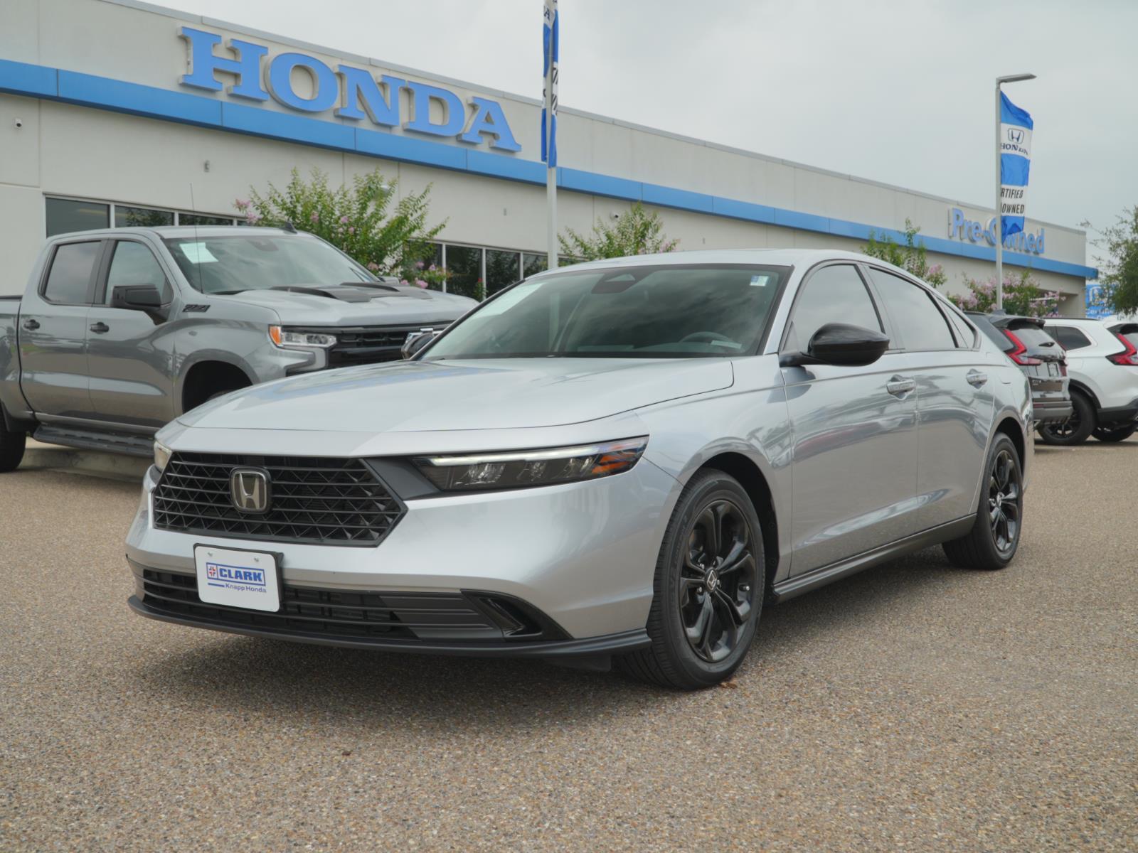 Solar Silver Metallic 2025 Honda Accord SE FWD Sedan Front-Wheel Drive Continuously Variable Transmission