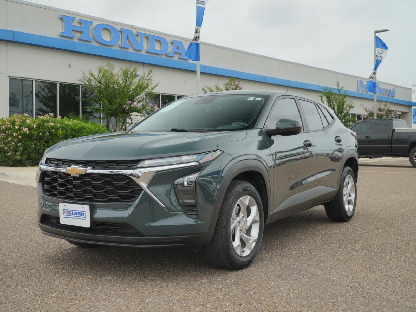 Cypress Gray 2025 Chevrolet Trax LS FWD SUV / Crossover Front-Wheel Drive 6-Speed Automatic