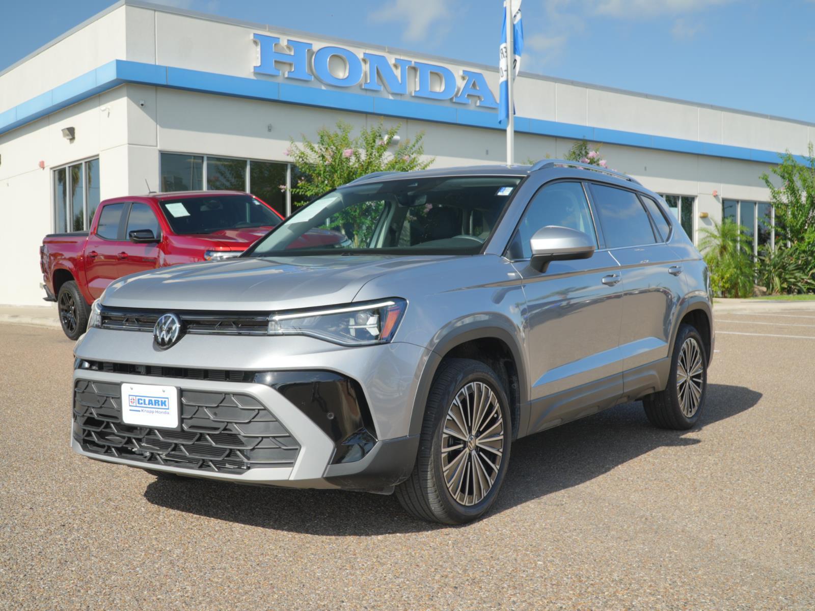  2025 Volkswagen Taos SE FWD   