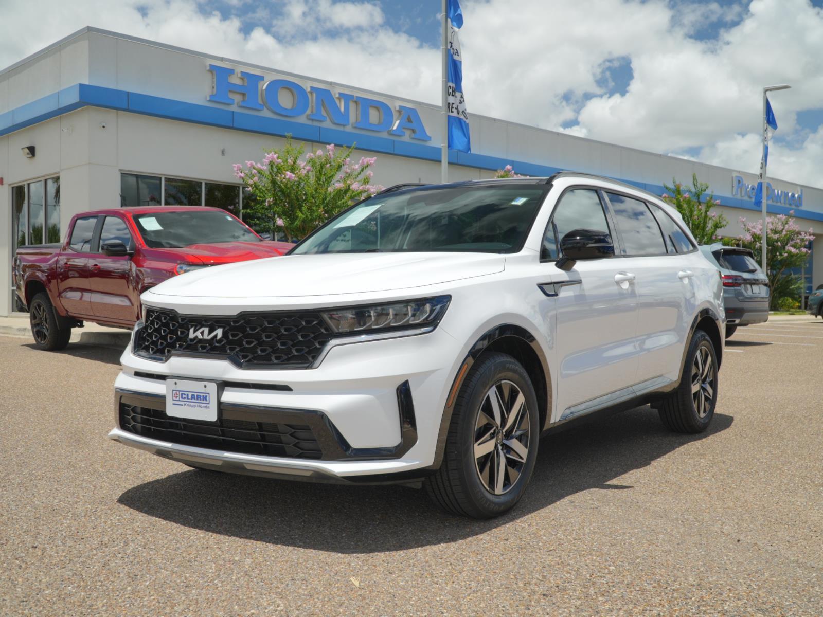 Glacial White Pearl 2023 Kia Sorento S FWD SUV / Crossover Front-Wheel Drive 8-Speed Automatic