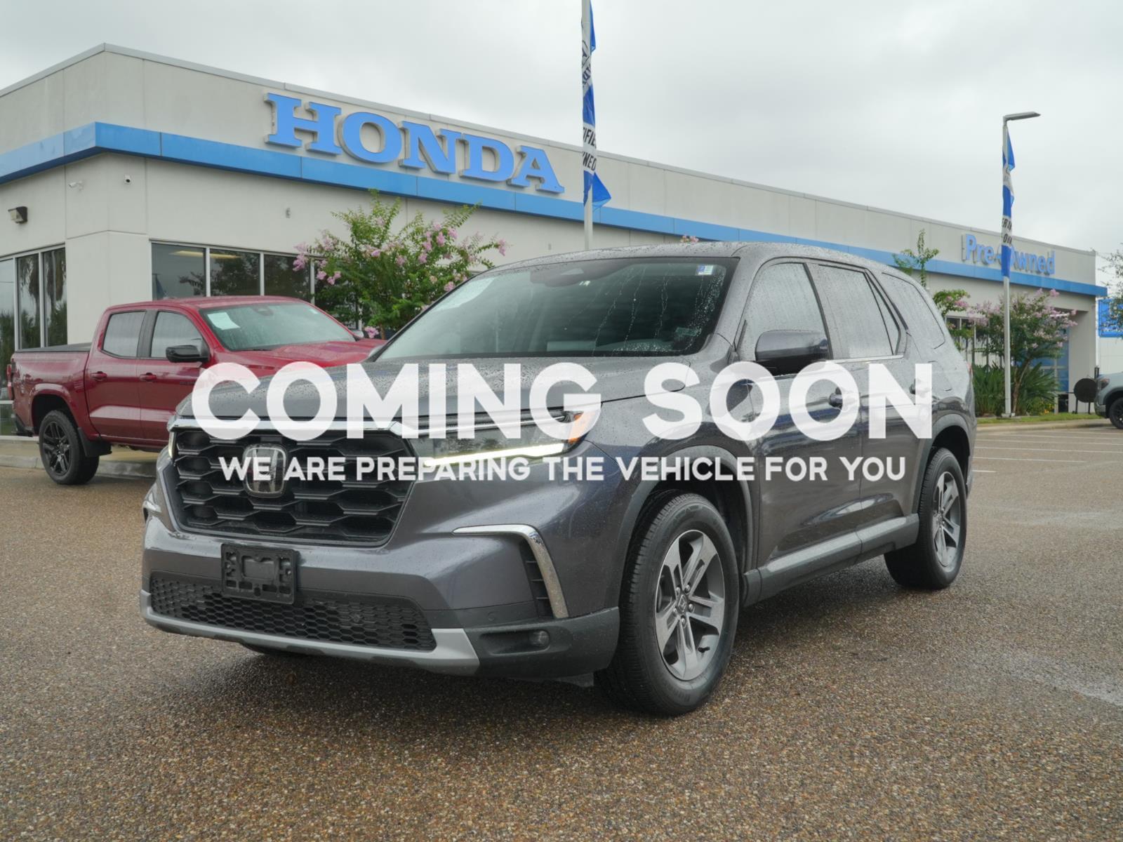 2024 Honda Pilot EX-L FWD with Captains Chairs