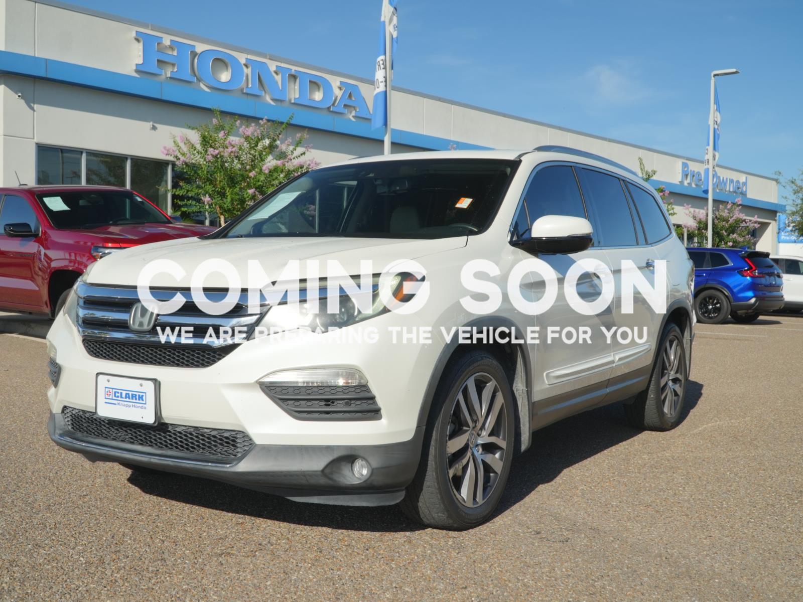 WHT DIAMOND PRL;BGE PERF LTH-TRIM STS 2018 Honda Pilot SUV / Crossover All-Wheel Drive Automatic