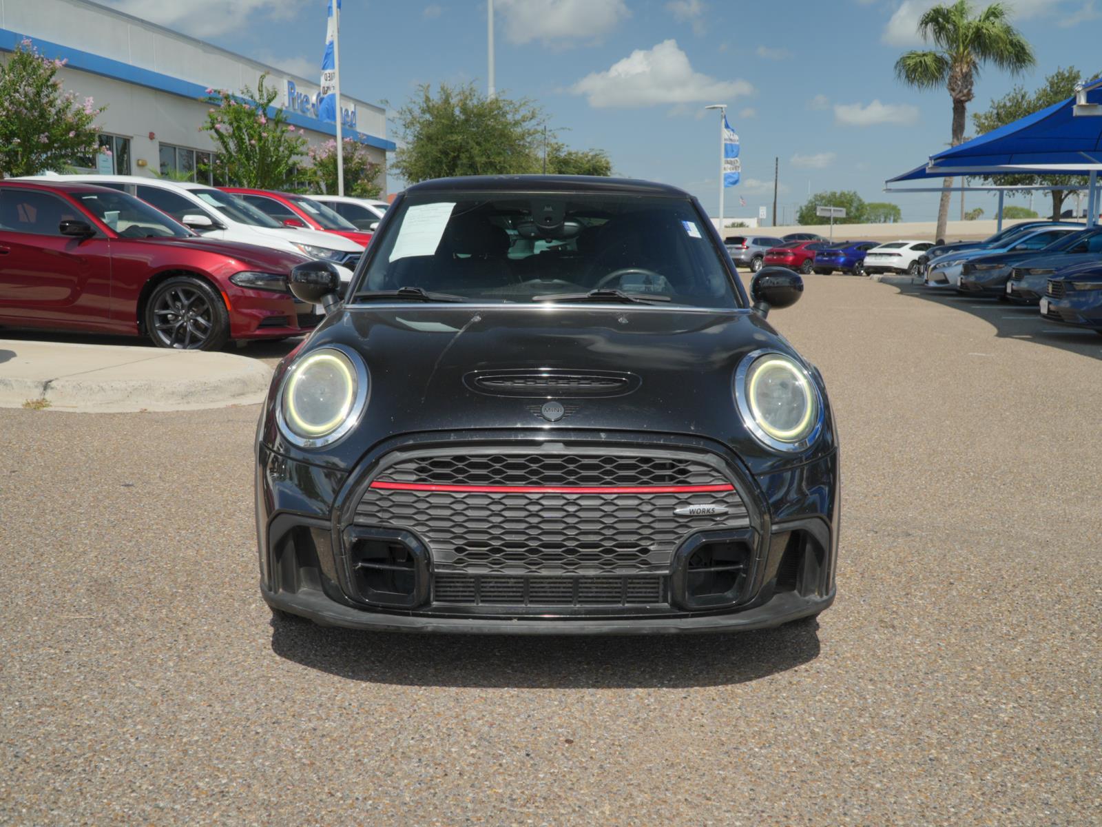 View vehicle photo 2