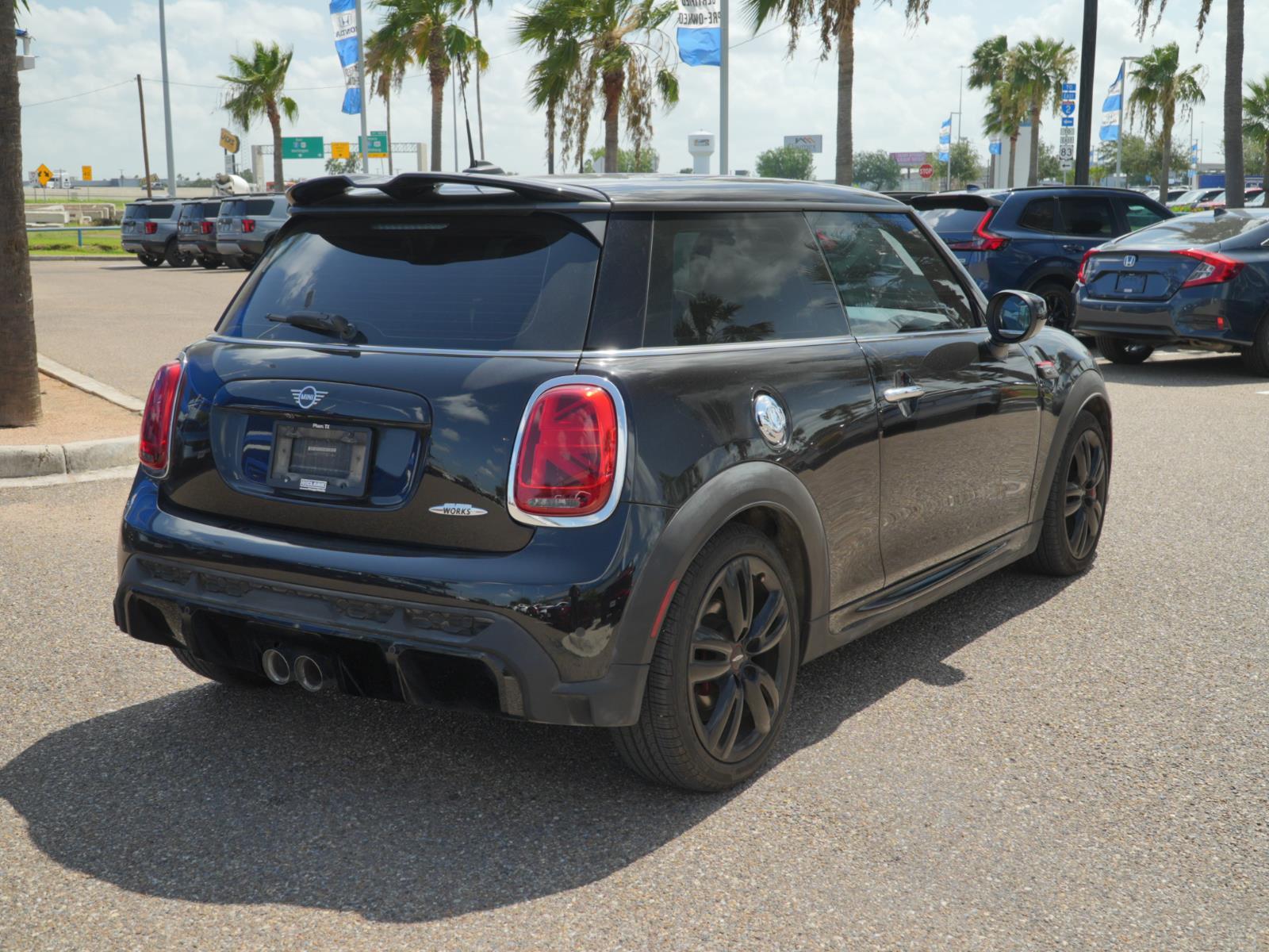 View vehicle photo 5