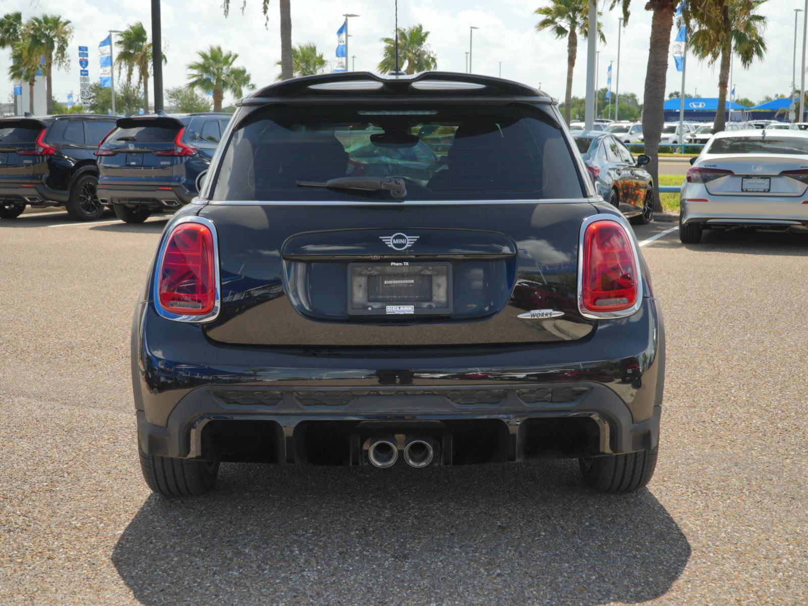 View vehicle photo 6
