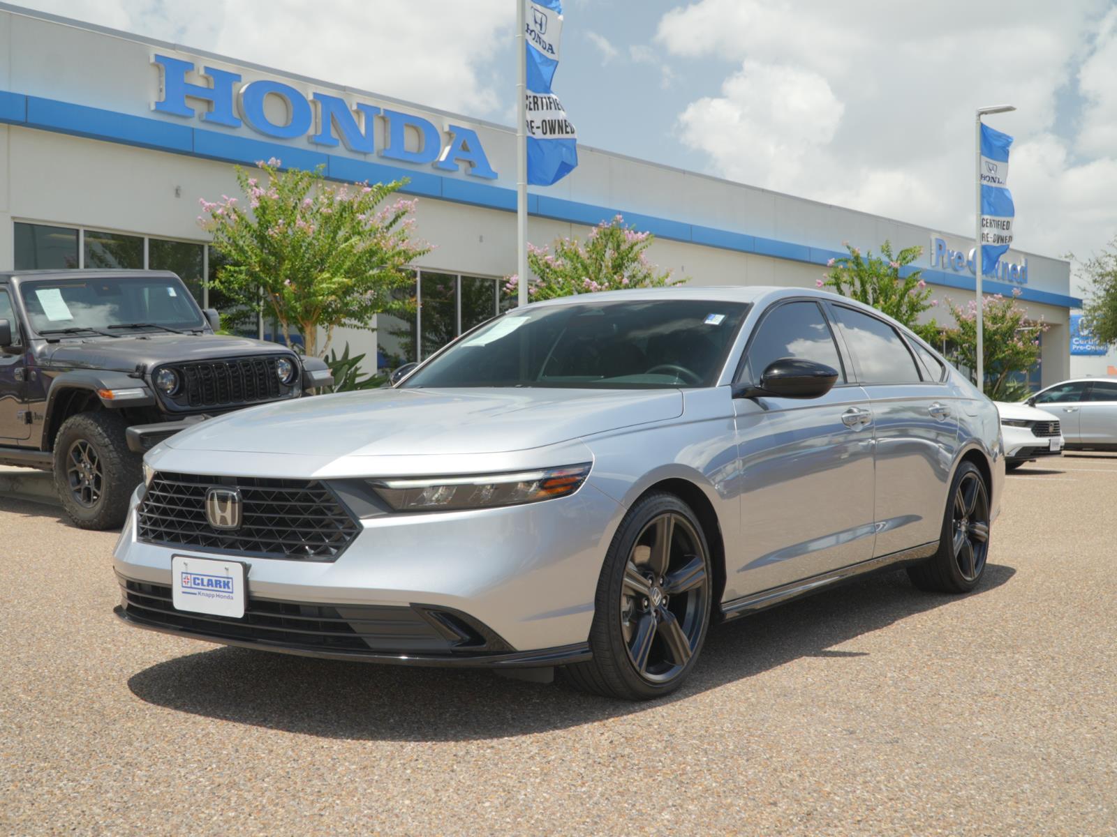 Solar Silver Metallic 2025 Honda Accord Hybrid Sedan Front-Wheel Drive 1-Speed Dual Clutch