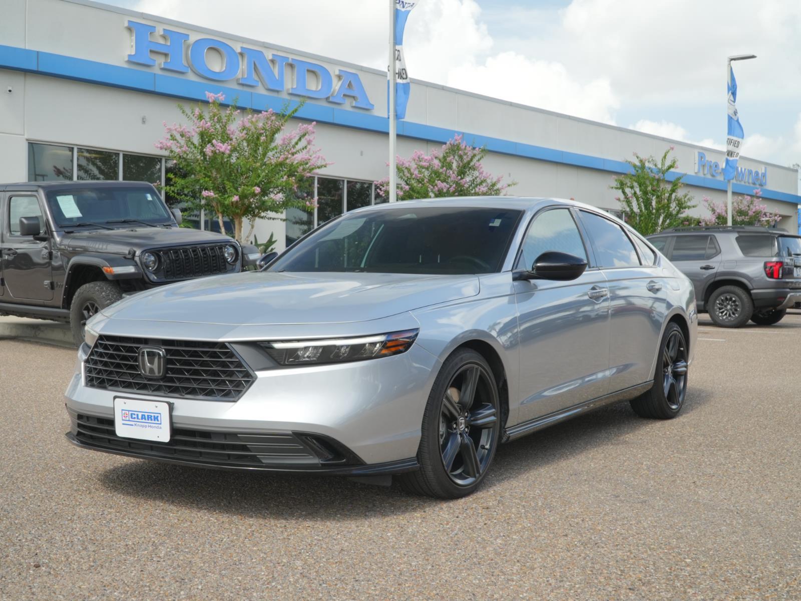 Solar Silver Metallic 2025 Honda Accord Hybrid Sedan Front-Wheel Drive 1-Speed Dual Clutch