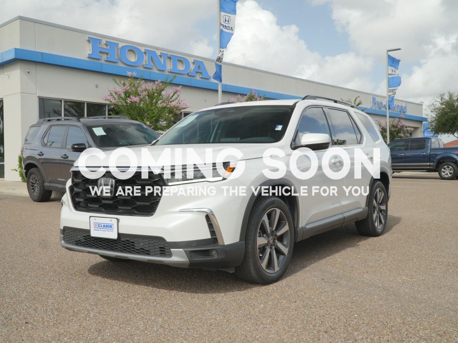 Platinum White Pearl 2024 Honda Pilot SUV / Crossover Front-Wheel Drive Automatic