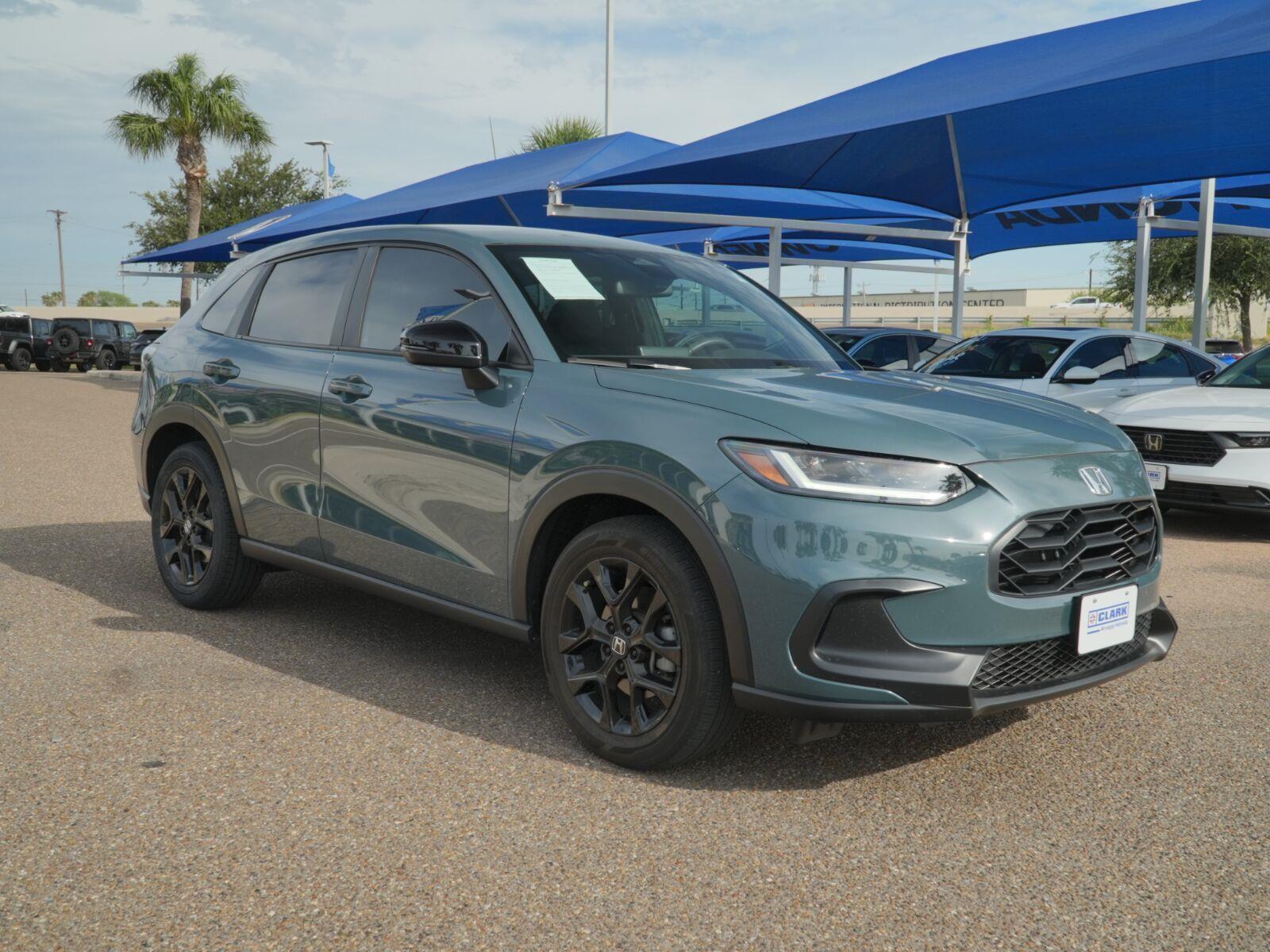 View vehicle photo 3