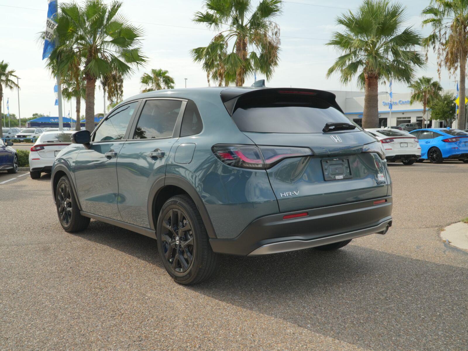 View vehicle photo 7