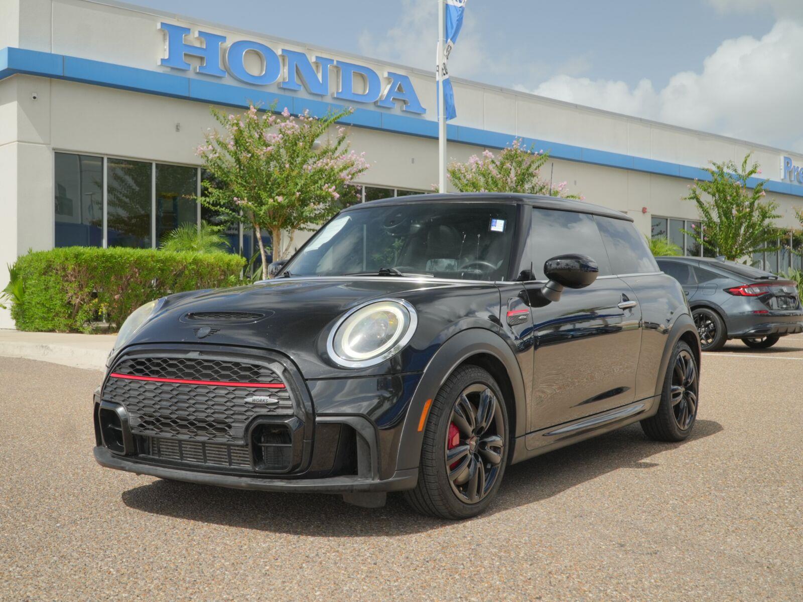 Midnight Black Metallic 2022 MINI Cooper Hatchback Front-Wheel Drive 8-Speed Automatic