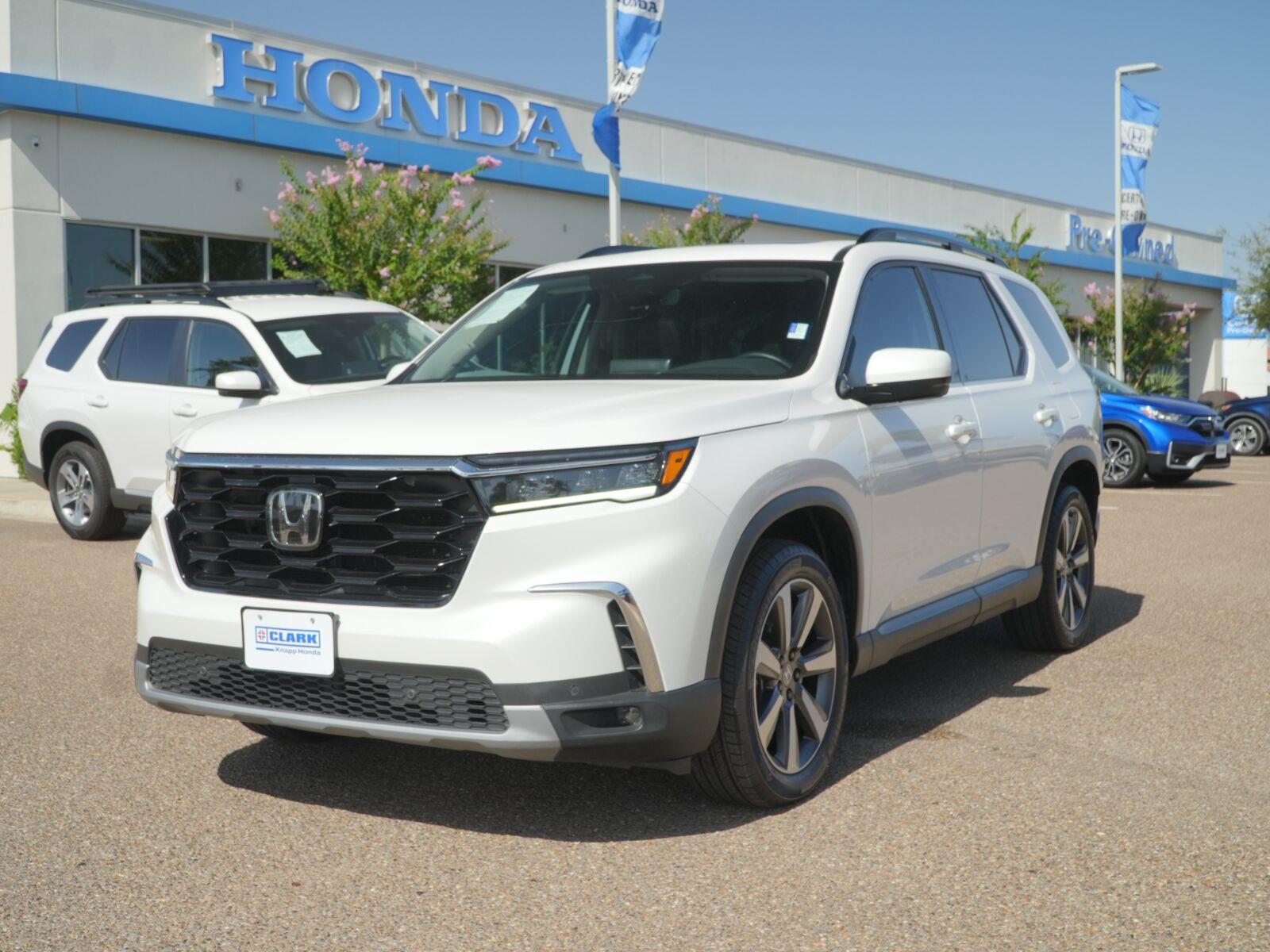 Platinum White Pearl 2024 Honda Pilot SUV / Crossover Front-Wheel Drive Automatic