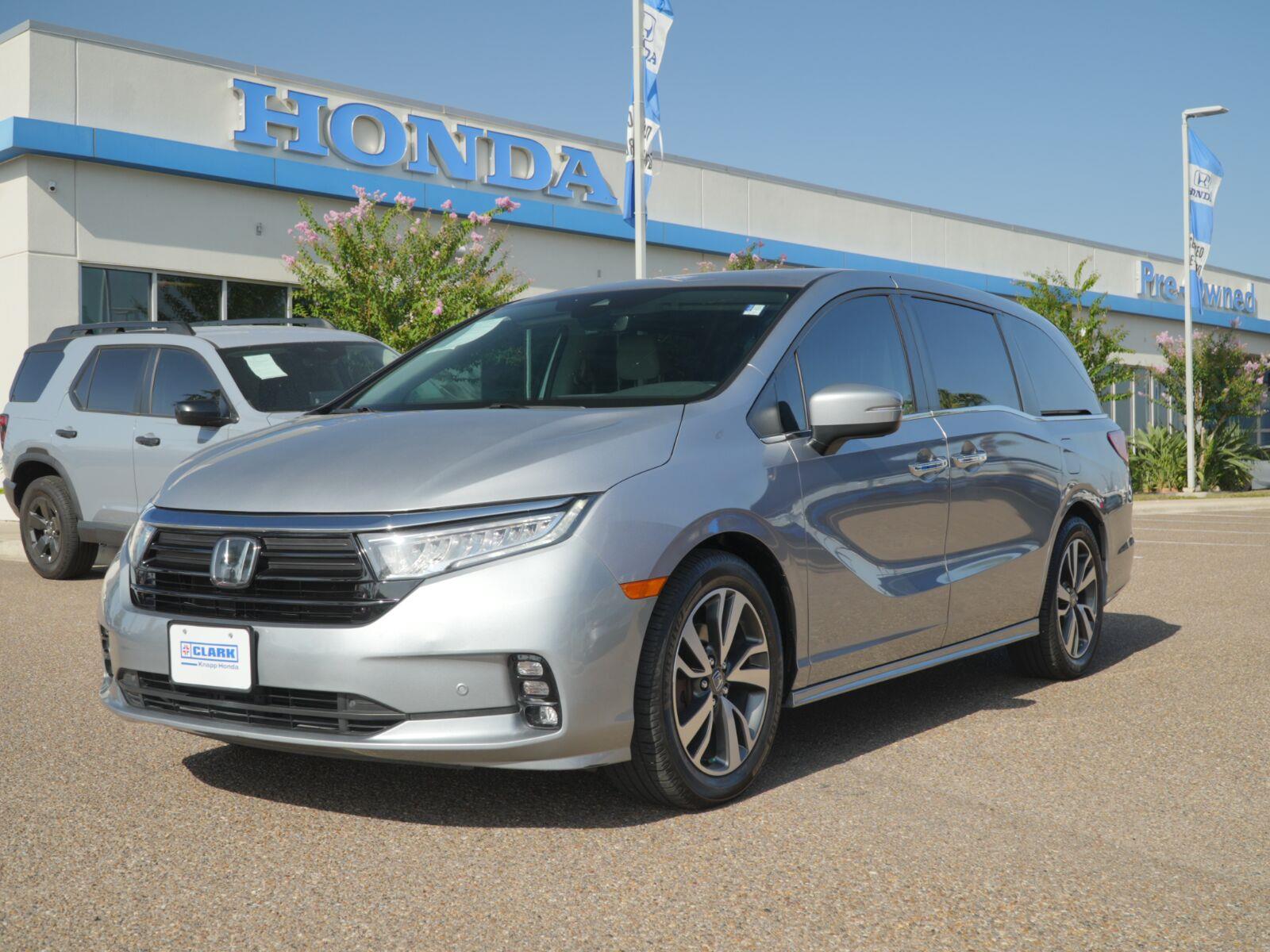  2023 Honda Odyssey Touring FWD   