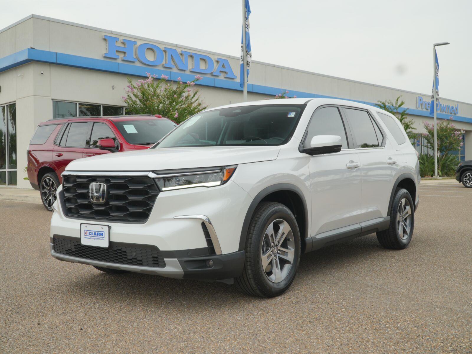 Platinum White Pearl 2025 Honda Pilot SUV / Crossover All-Wheel Drive Automatic