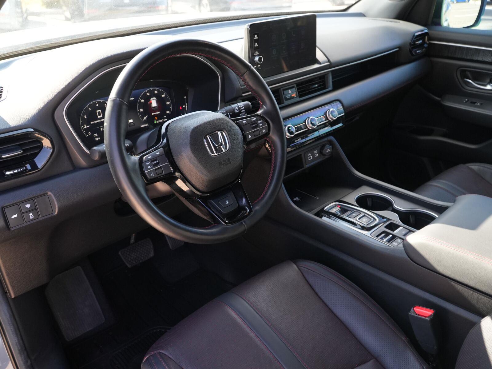 View vehicle photo 6