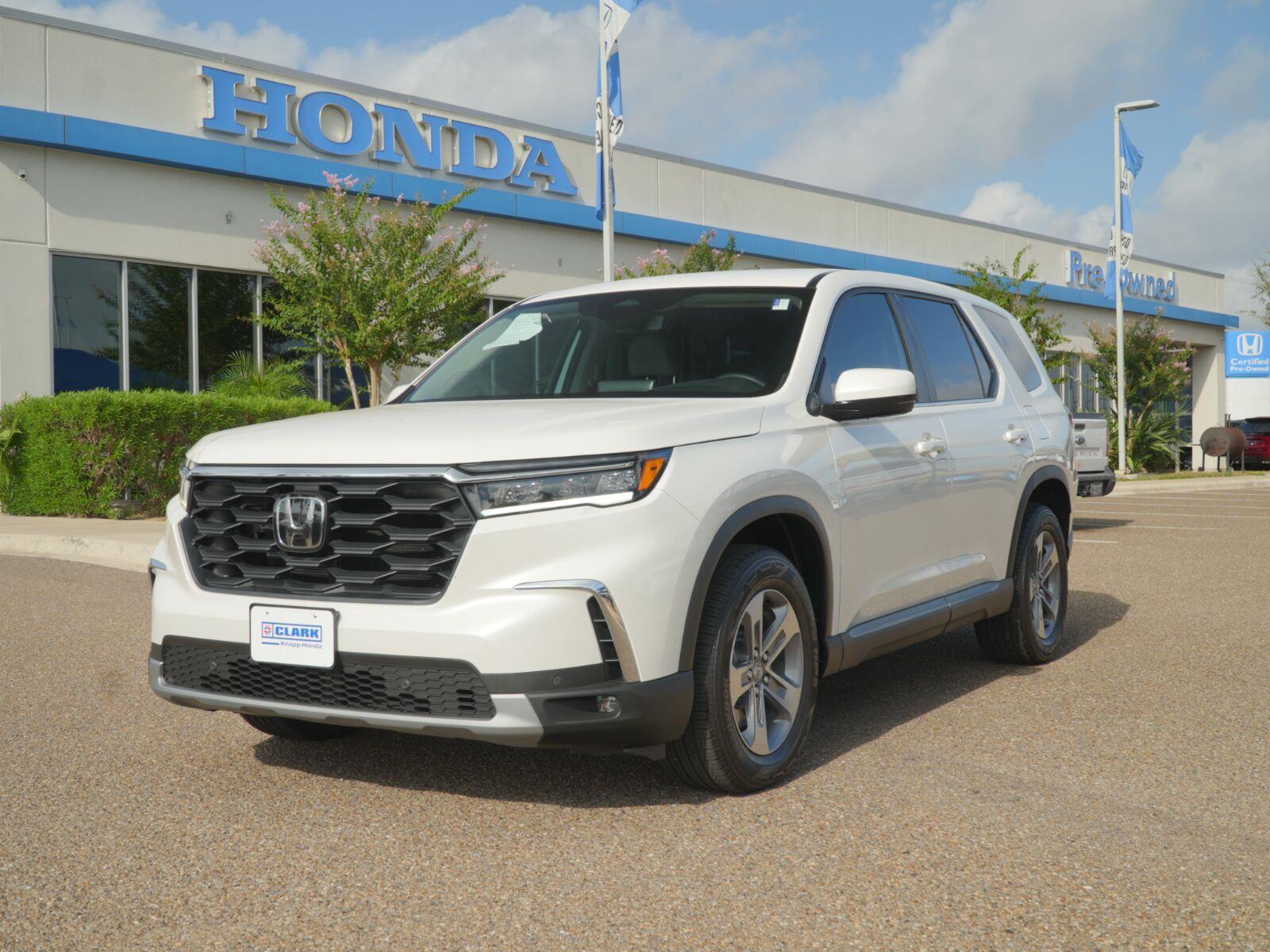 Platinum White Pearl 2025 Honda Pilot SUV / Crossover Front-Wheel Drive Automatic