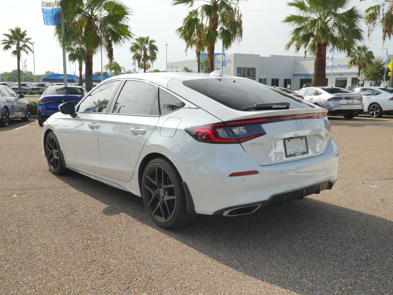View vehicle photo 7
