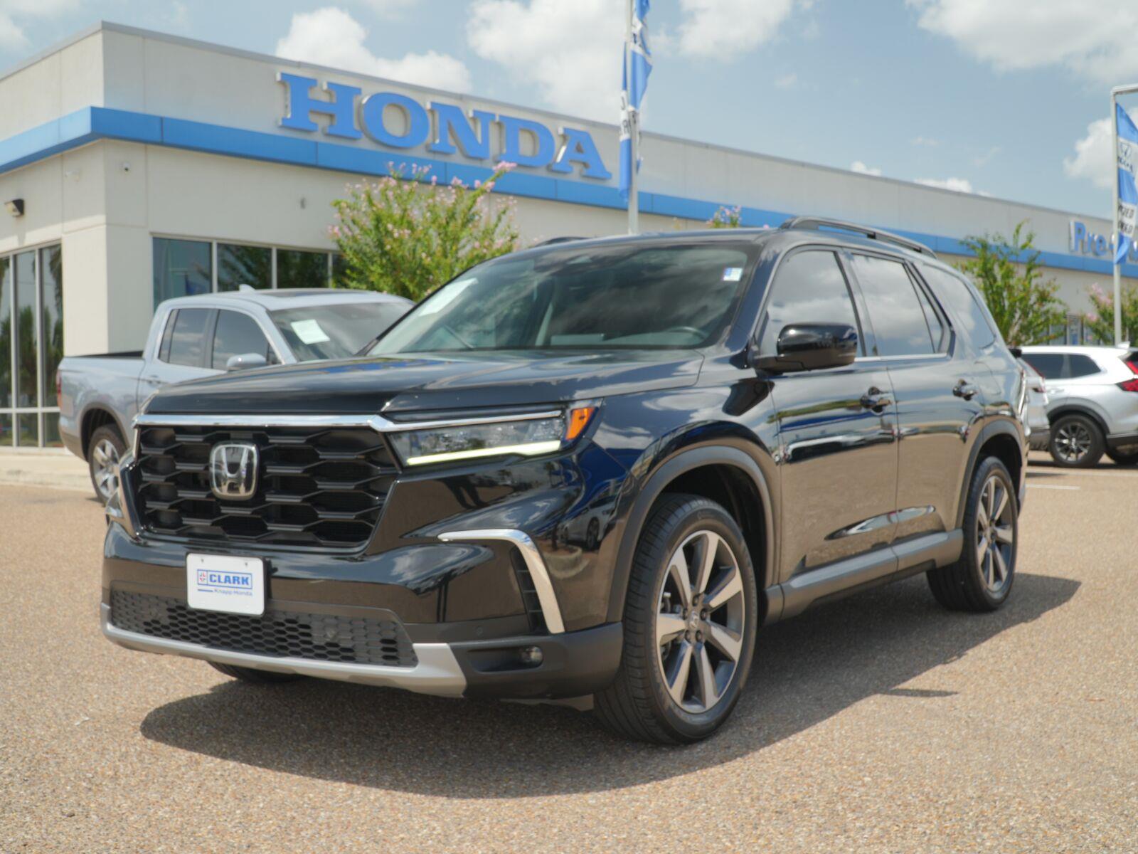 Crystal Black Pearl 2025 Honda Pilot SUV / Crossover Front-Wheel Drive Automatic