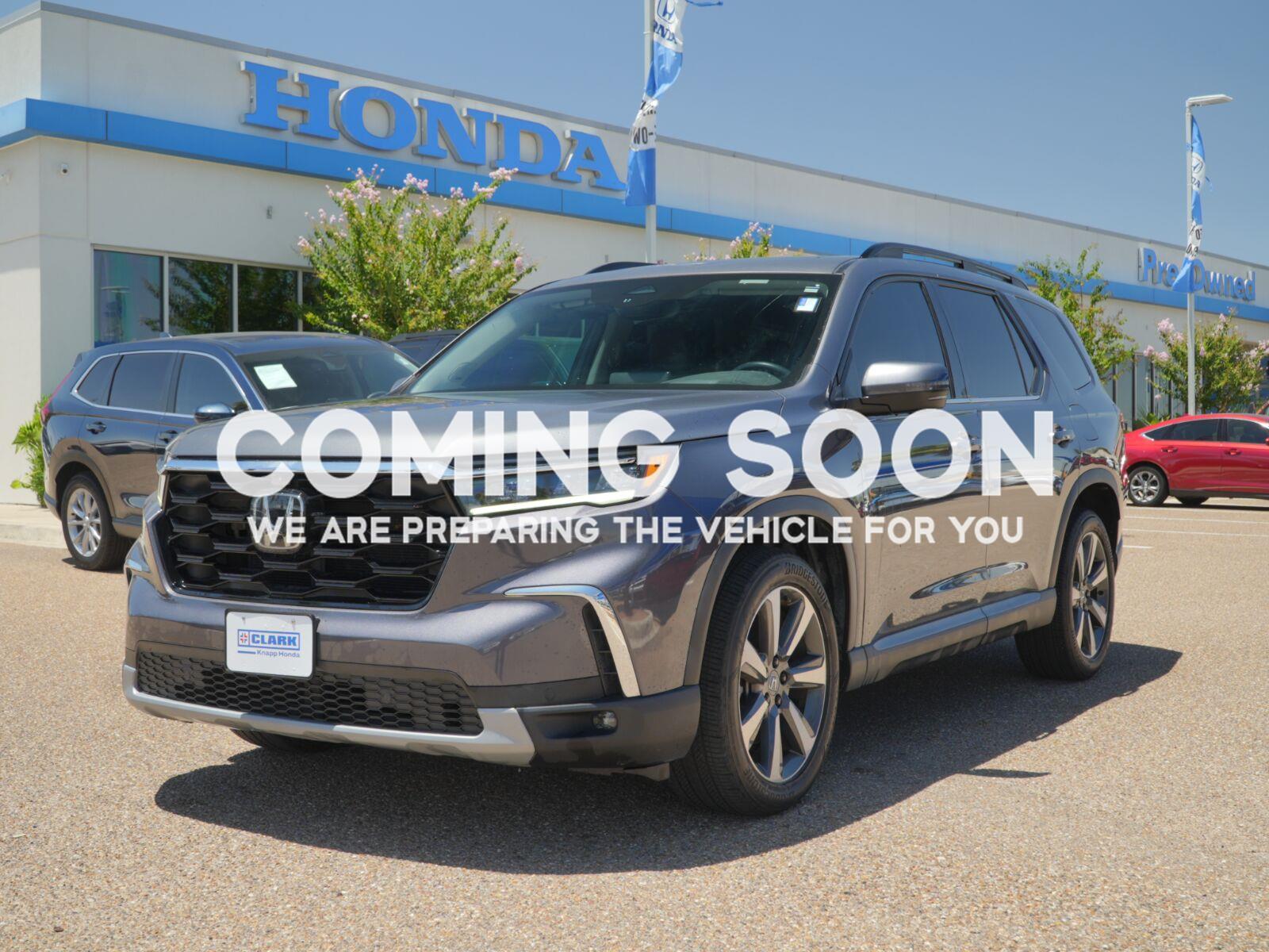 Gray (Modern Steel Metallic) 2024 Honda Pilot SUV / Crossover All-Wheel Drive Automatic