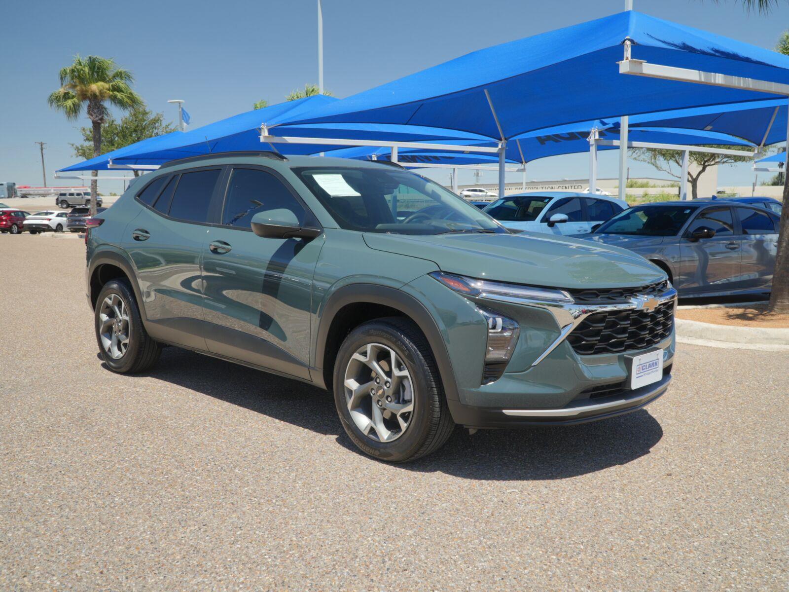View vehicle photo 3