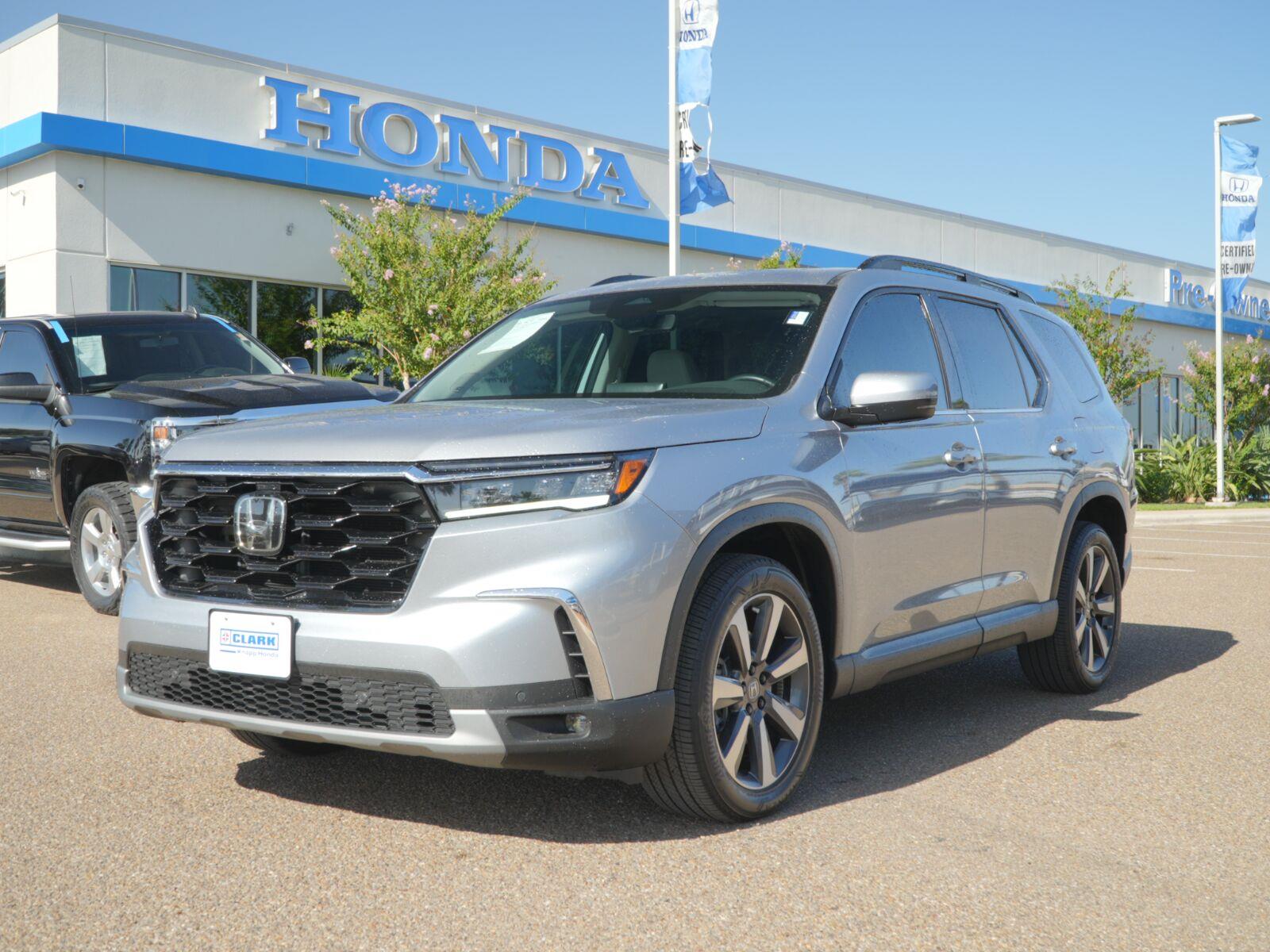 Lunar Silver Metallic 2025 Honda Pilot SUV / Crossover All-Wheel Drive Automatic