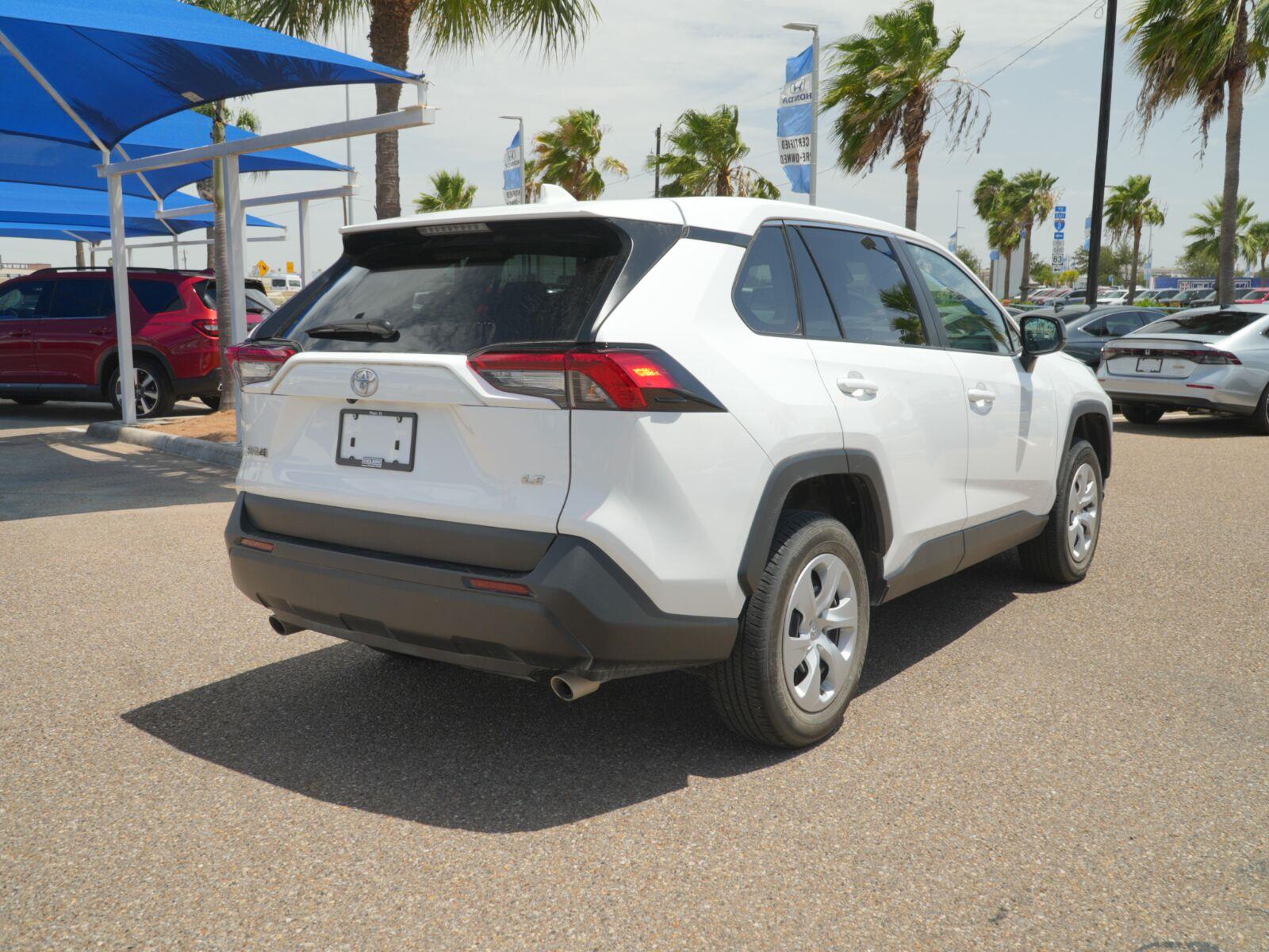 View vehicle photo 5