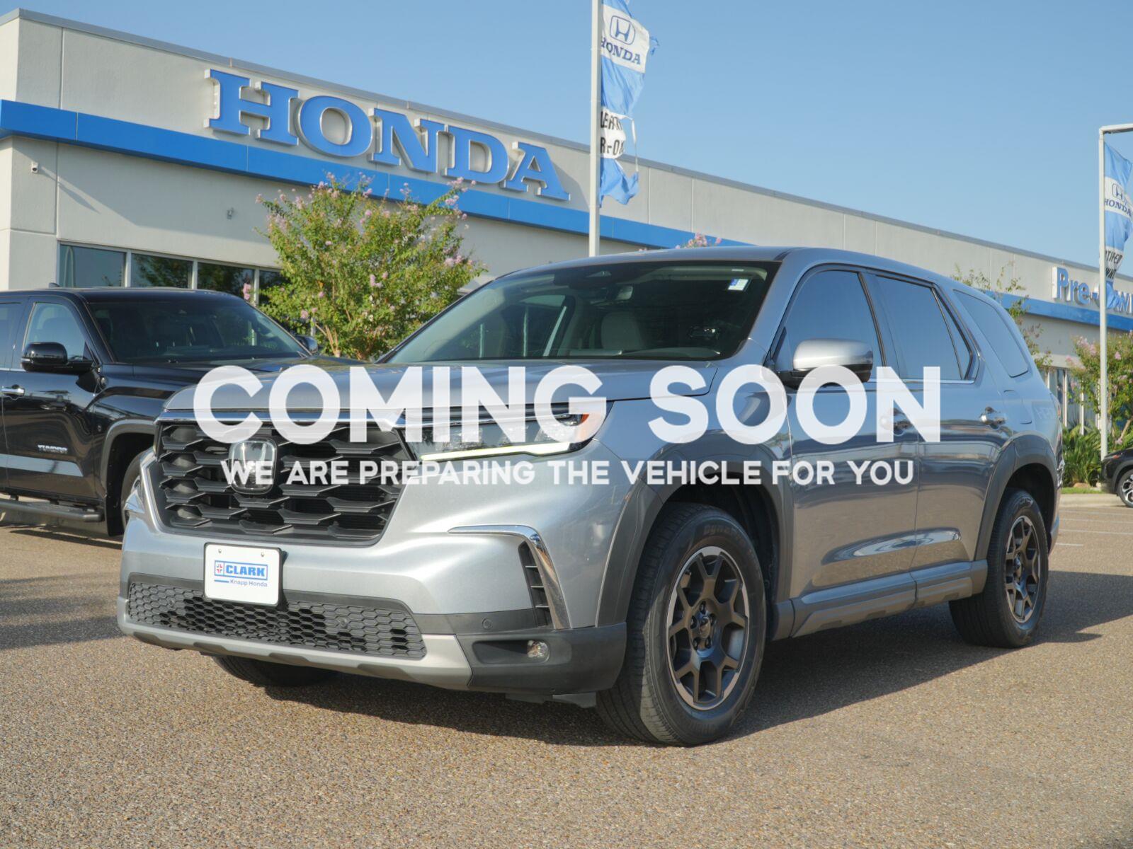 Lunar Silver Metallic 2023 Honda Pilot SUV / Crossover Front-Wheel Drive Automatic
