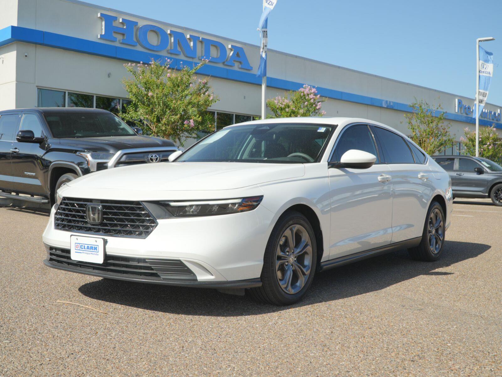 Platinum White Pearl 2024 Honda Accord Sedan Front-Wheel Drive Continuously Variable Transmission