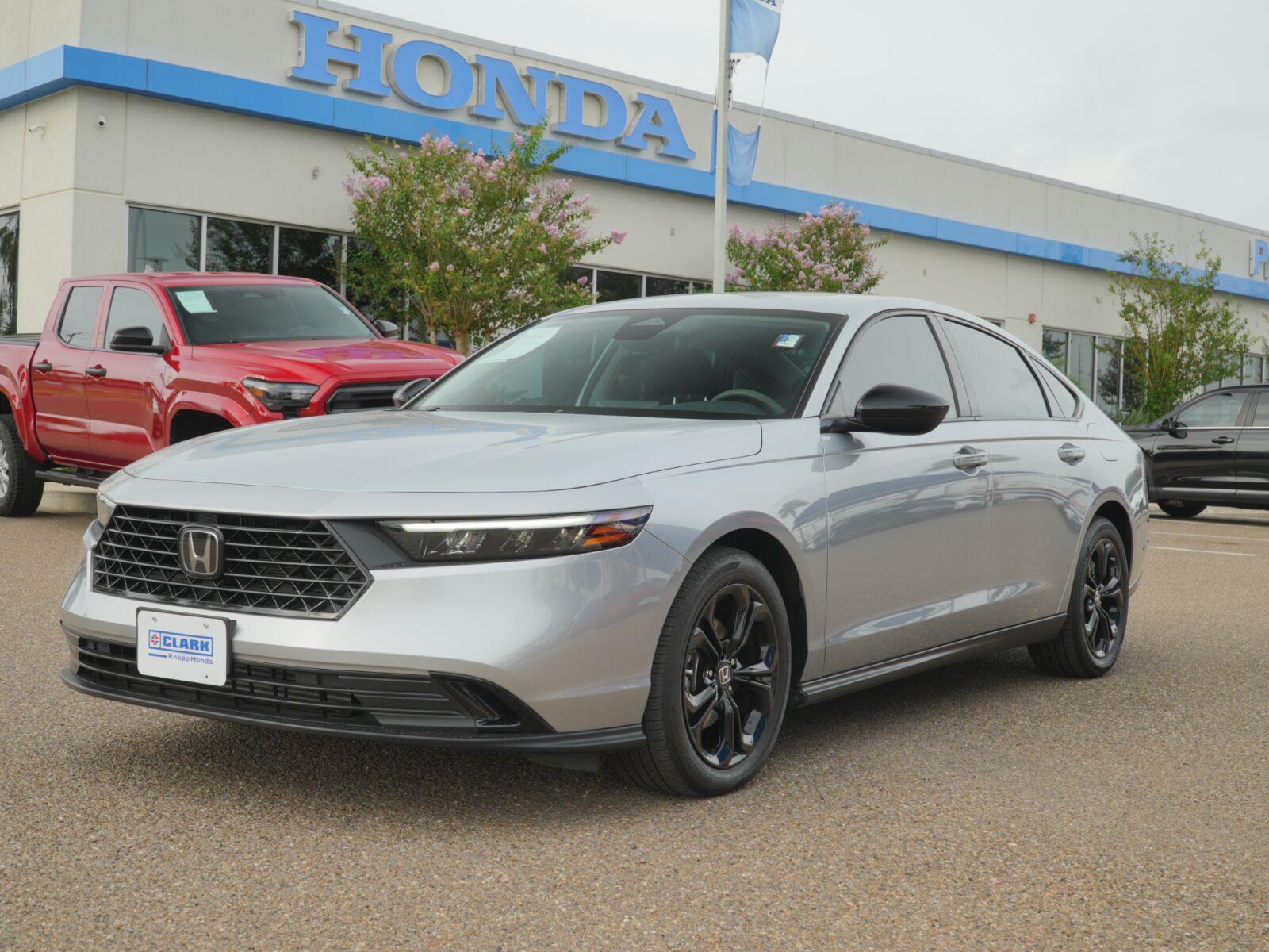 Solar Silver Metallic 2025 Honda Accord Sedan Front-Wheel Drive Continuously Variable Transmission