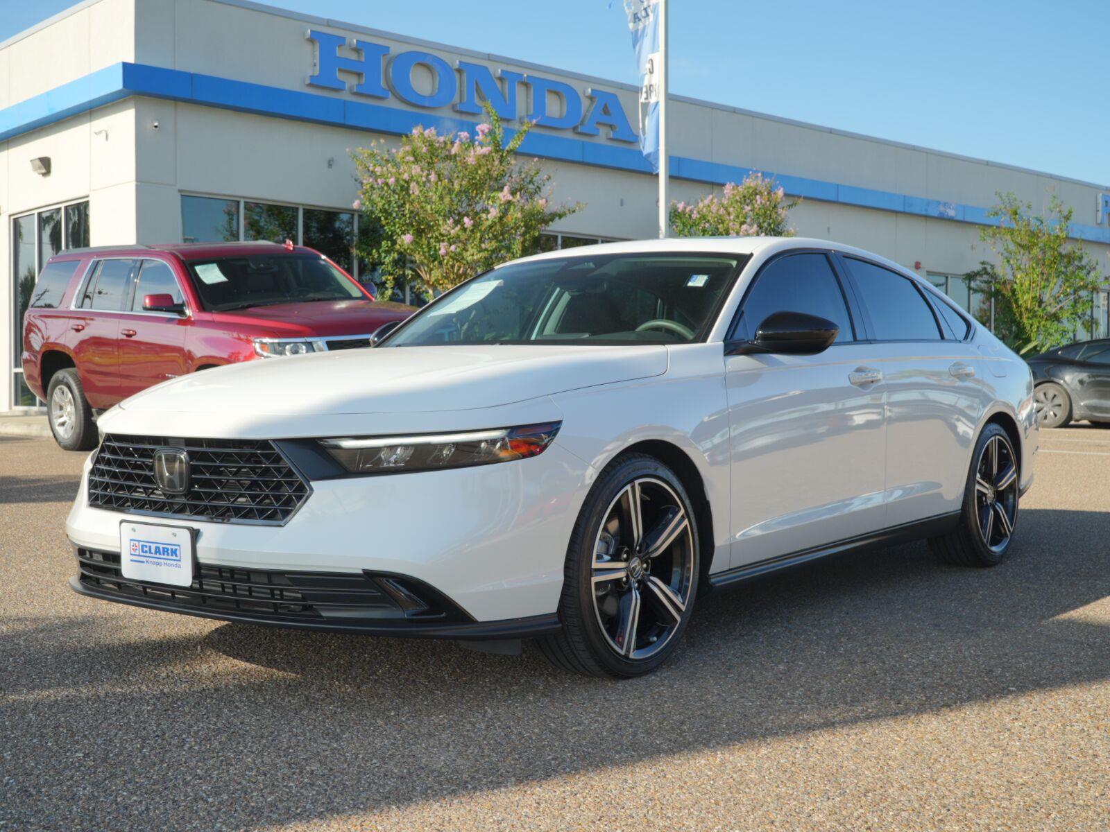 Platinum White Pearl 2026 Honda Accord Sedan Front-Wheel Drive Continuously Variable Transmission