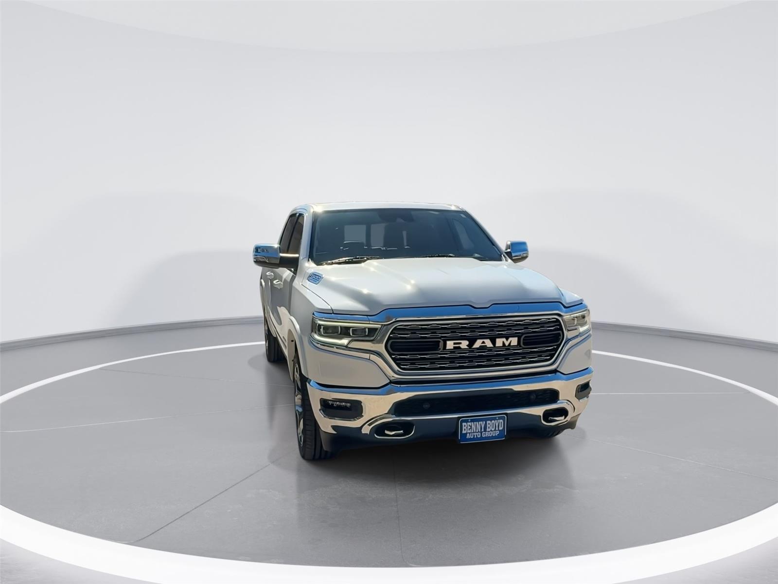 View vehicle photo 3