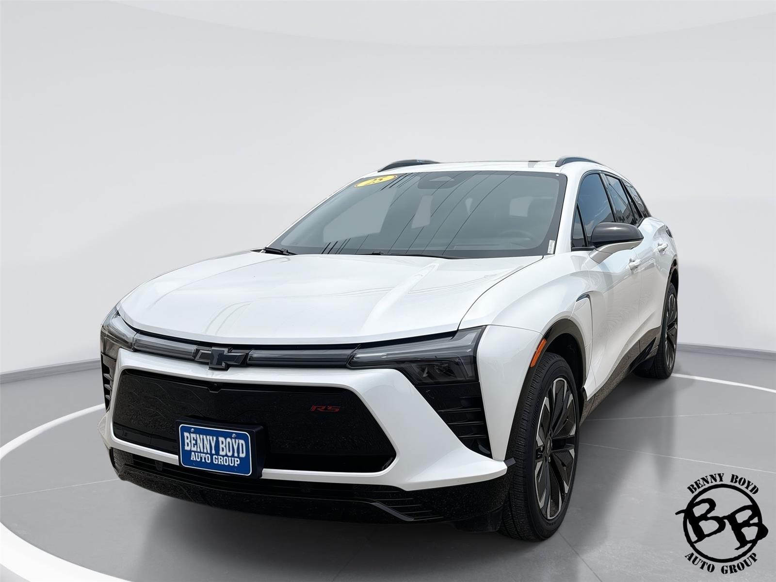 White (Iridescent Pearl Tricoat) 2025 Chevrolet Blazer EV SUV / Crossover Front-Wheel Drive Automatic