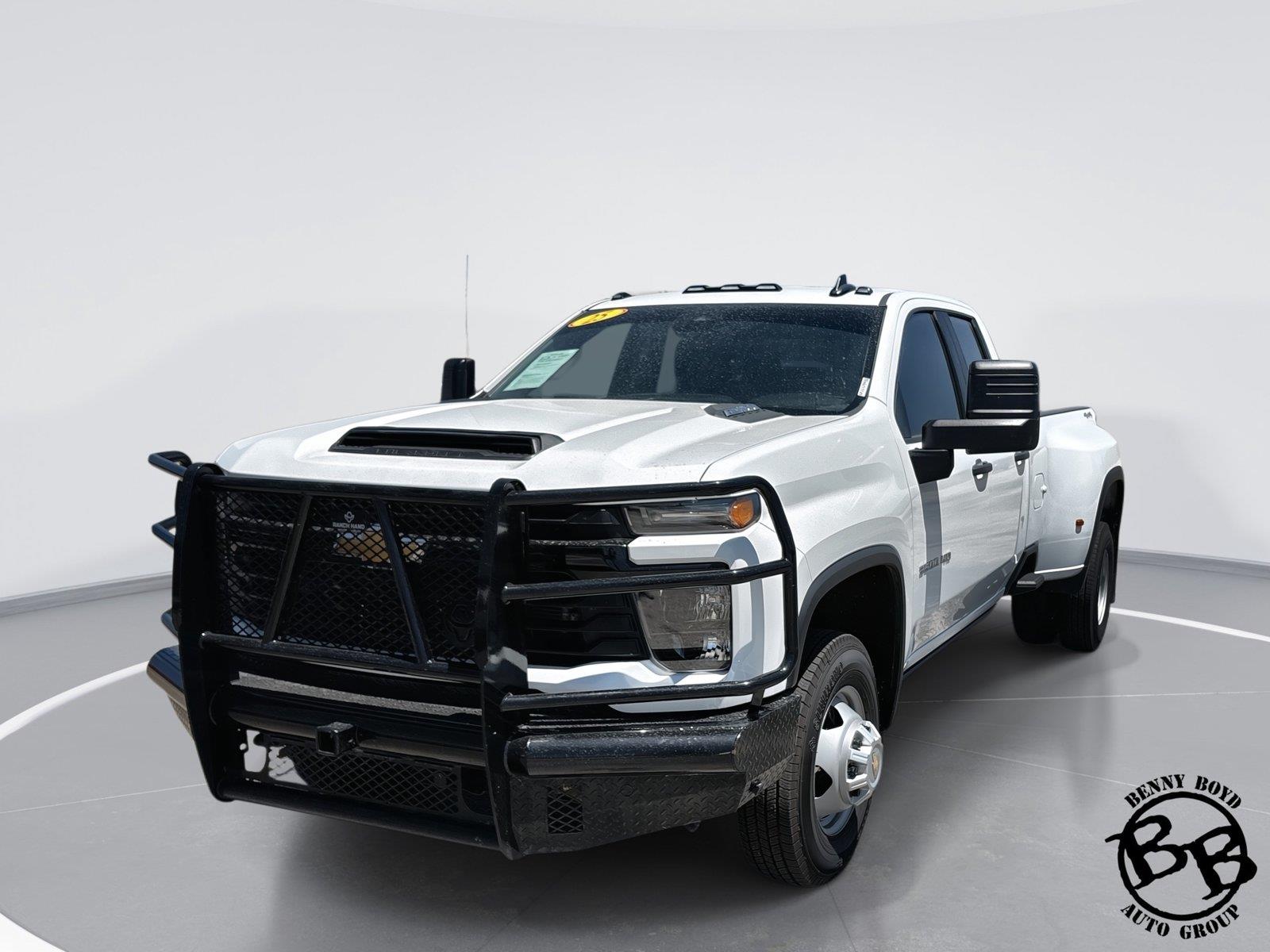 Summit White 2025 Chevrolet Silverado 3500HD Pickup Truck Four-Wheel Drive Automatic