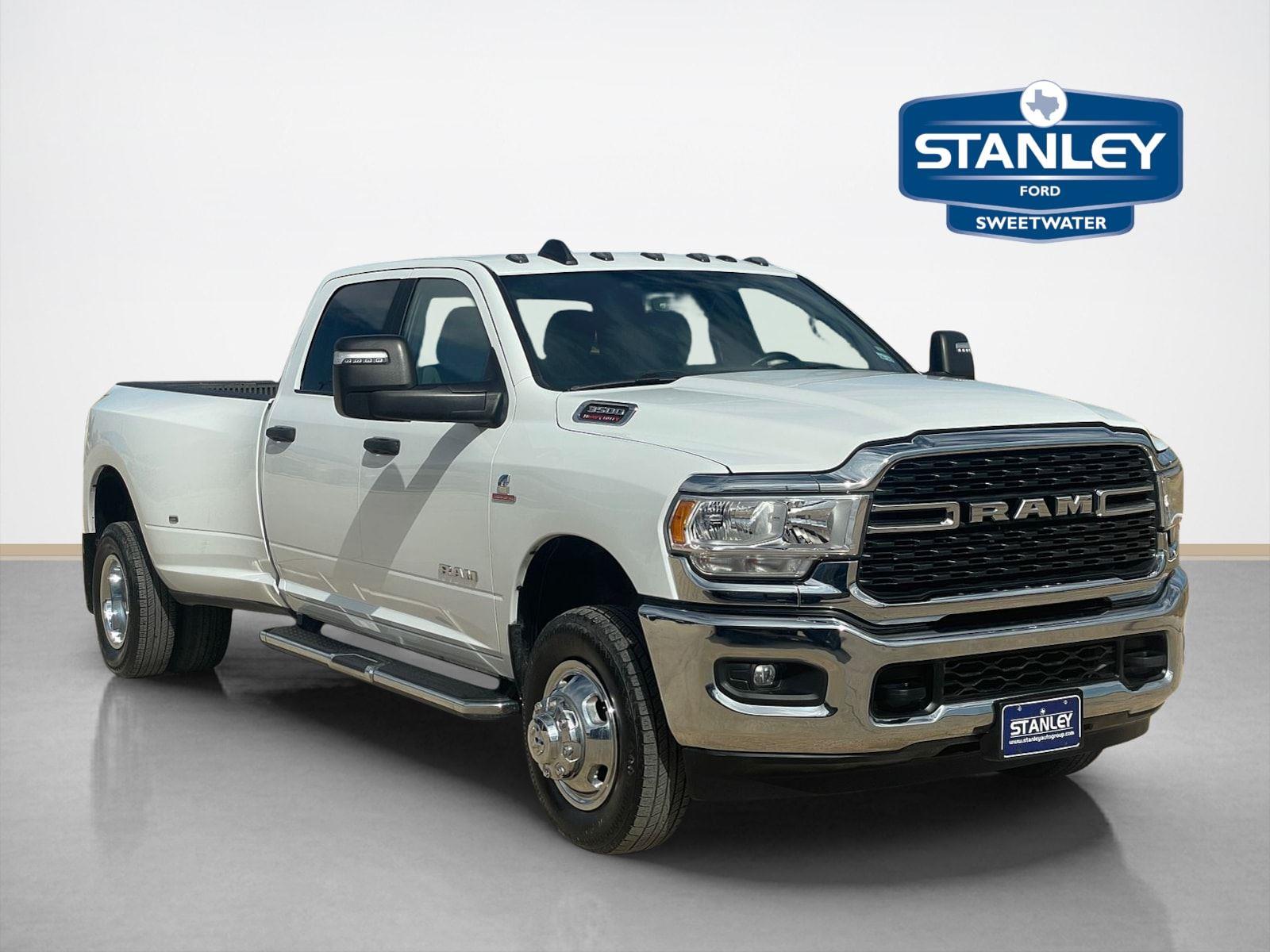 2024 RAM 3500 Big Horn Crew Cab LB DRW 4WD