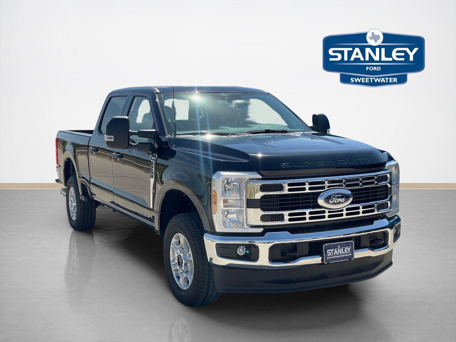 Agate Black Metallic 2026 Ford F-250 Super Duty Pickup Truck Four-Wheel Drive Automatic