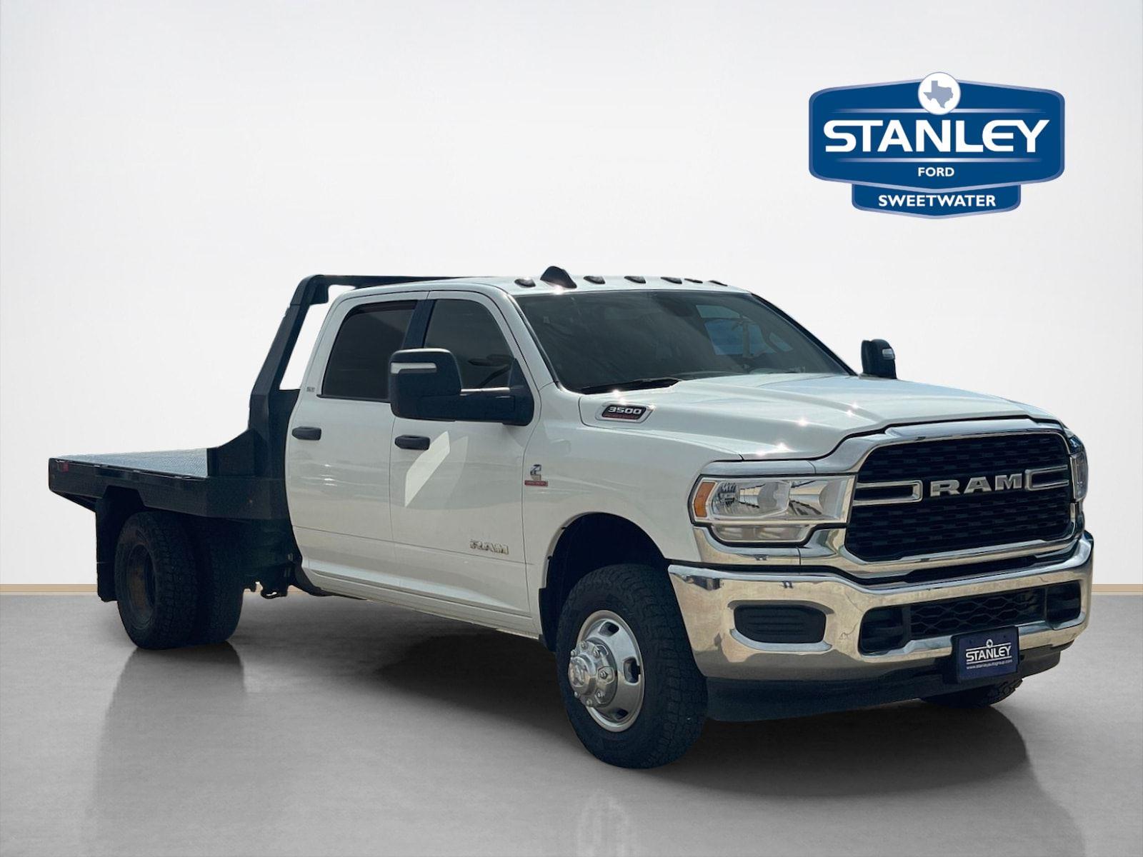 Bright White Clearcoat 2024 RAM 3500 Chassis Pickup Truck Four-Wheel Drive 6-Speed Automatic