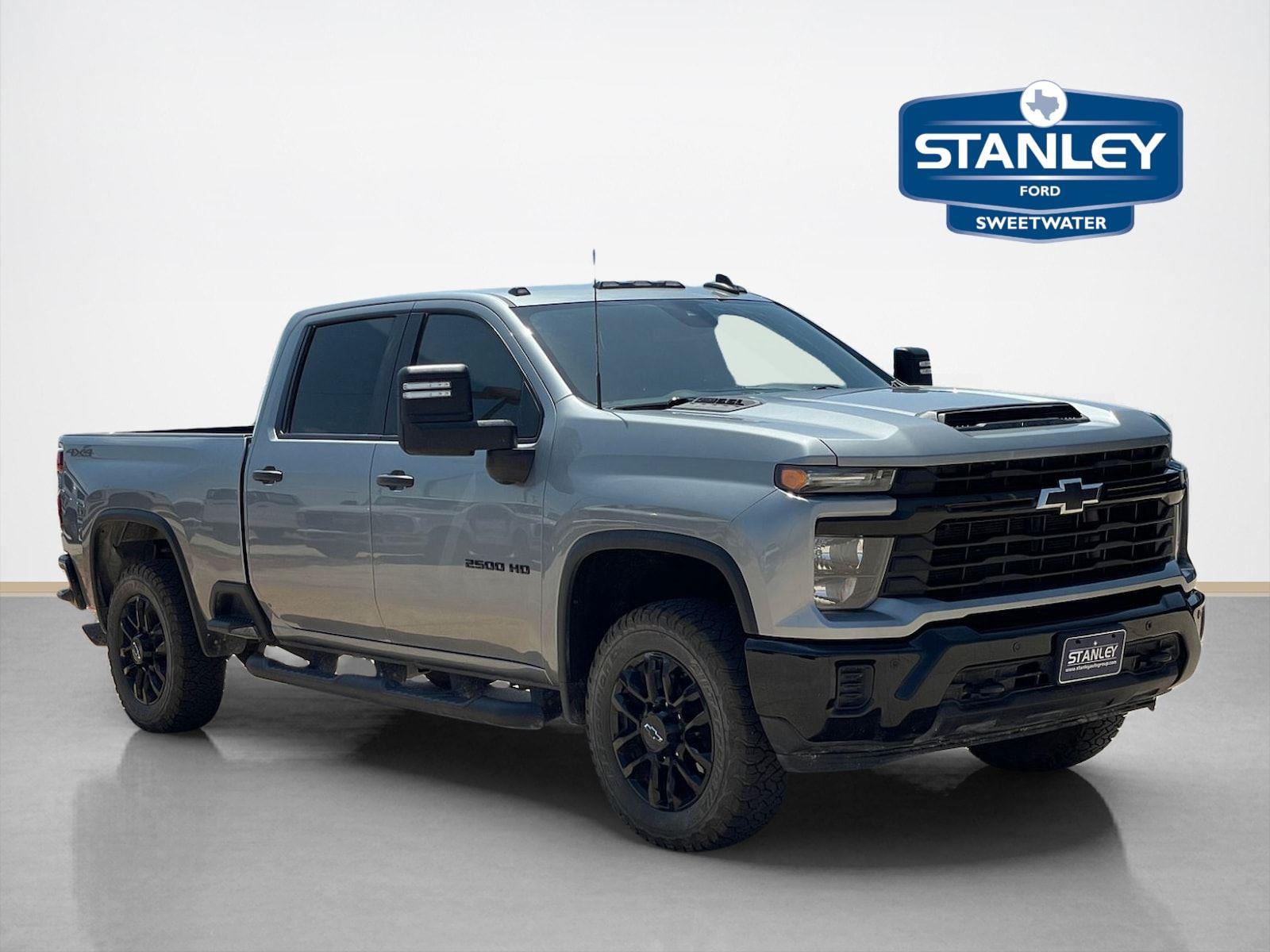 2025 Chevrolet Silverado 2500HD Custom Crew Cab 4WD