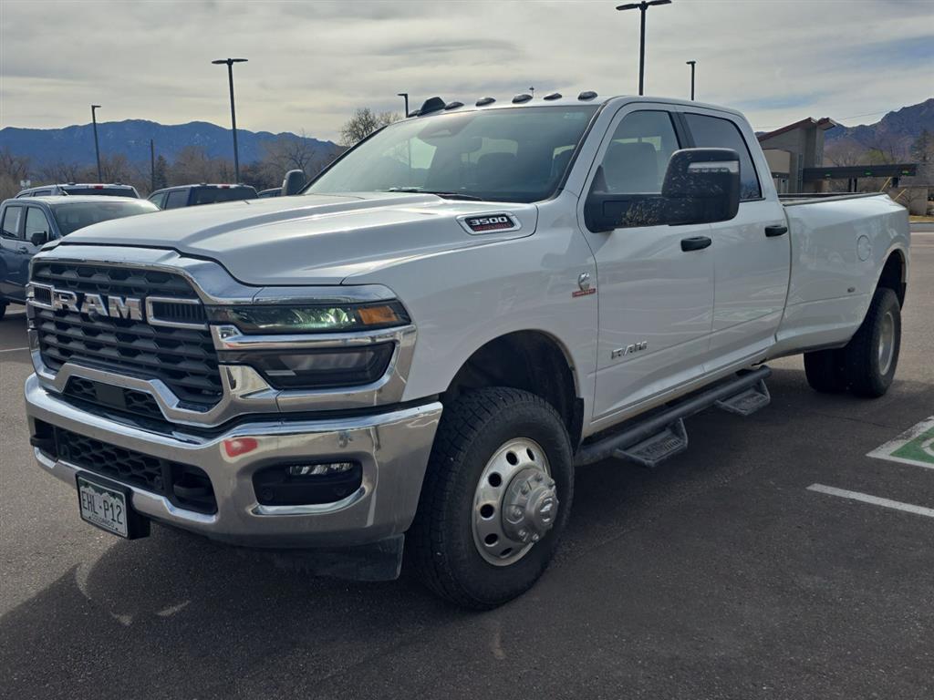 2025 RAM 3500 Big Horn Crew Cab LB DRW 4WD