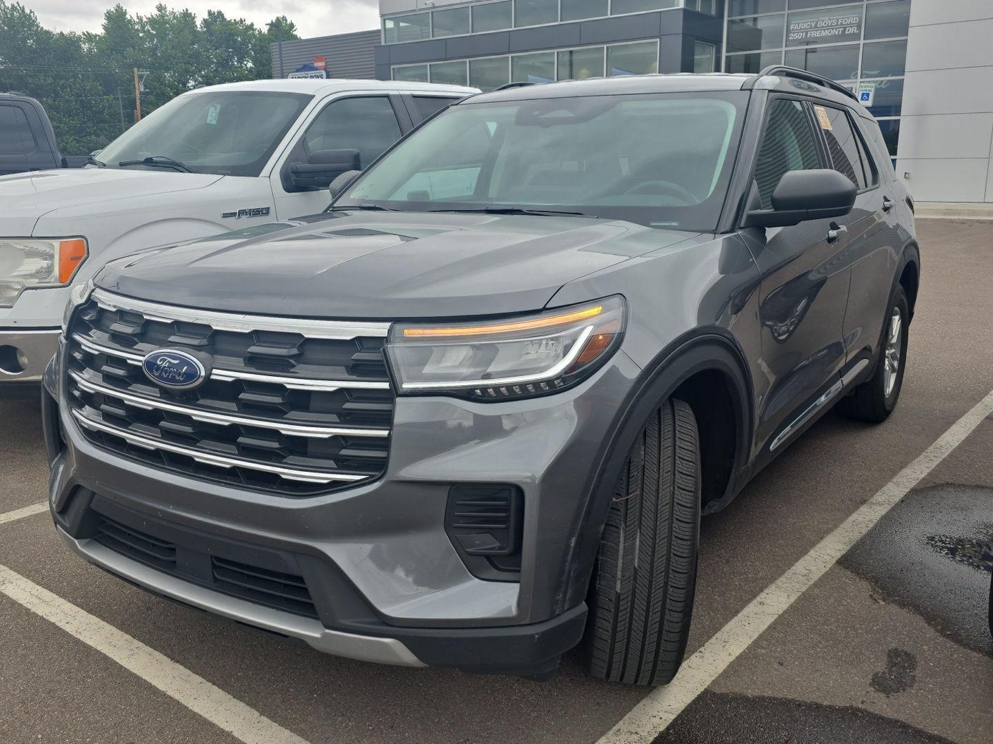 View vehicle photo 2