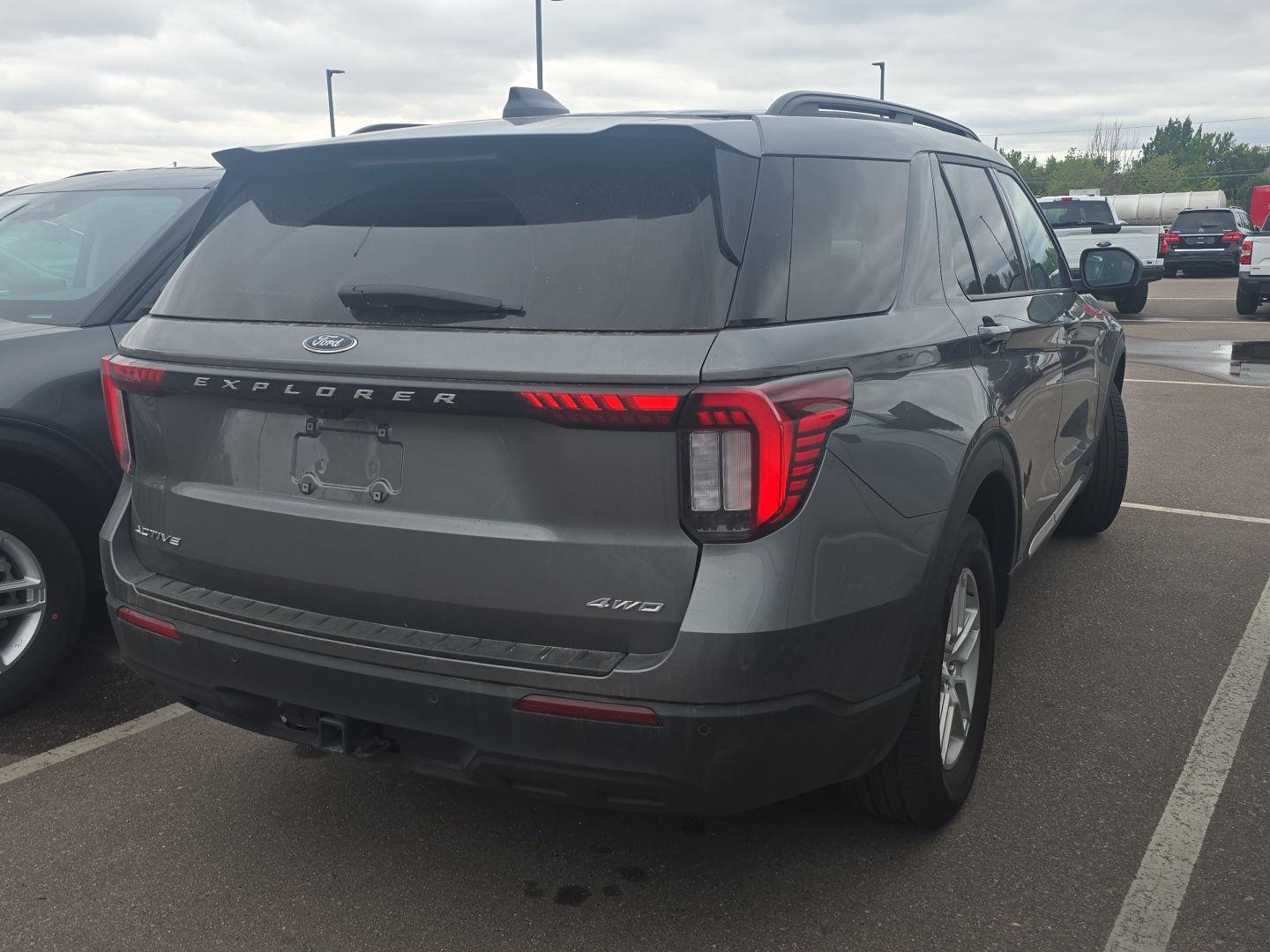 View vehicle photo 5