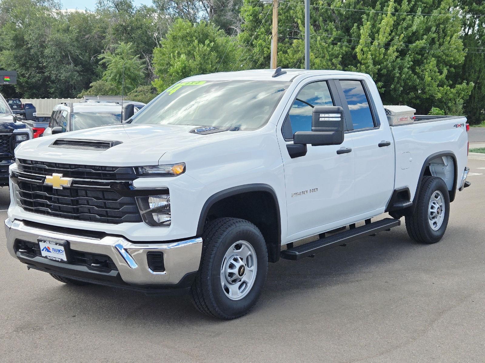 Summit White 2024 Chevrolet Silverado 2500HD Pickup Truck Four-Wheel Drive Automatic