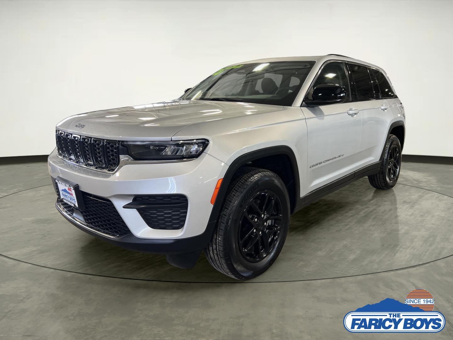 2024 Jeep Grand Cherokee Laredo 4WD