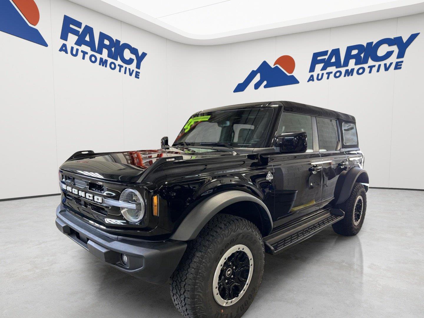 2025 Ford Bronco Outer Banks 4-Door 4WD