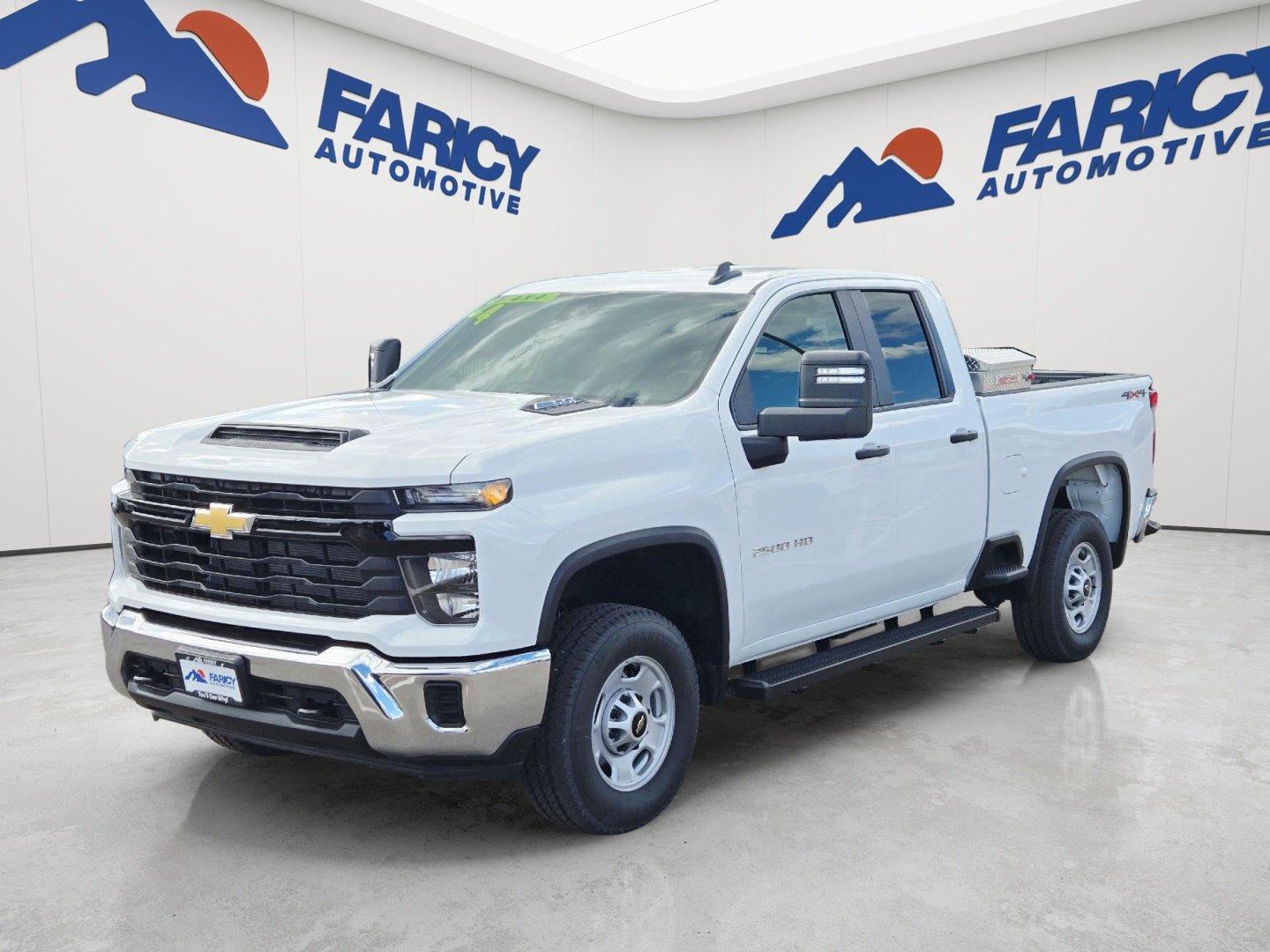 Summit White 2024 Chevrolet Silverado 2500HD Pickup Truck Four-Wheel Drive Automatic