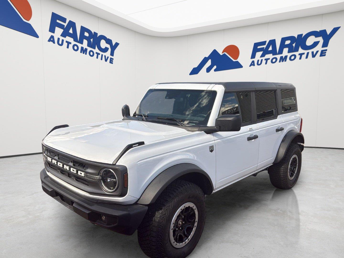 Oxford White 2023 Ford Bronco SUV / Crossover Four-Wheel Drive Automatic