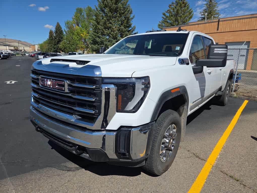 Summit White 2025 GMC Sierra 3500HD Pickup Truck Four-Wheel Drive Automatic