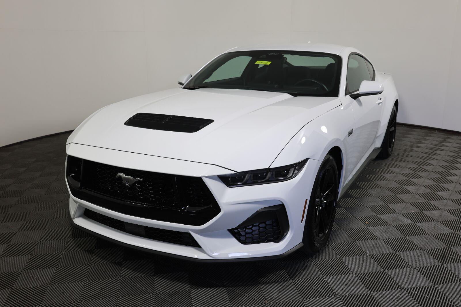 Oxford White 2025 Ford Mustang Coupe Rear-Wheel Drive Automatic