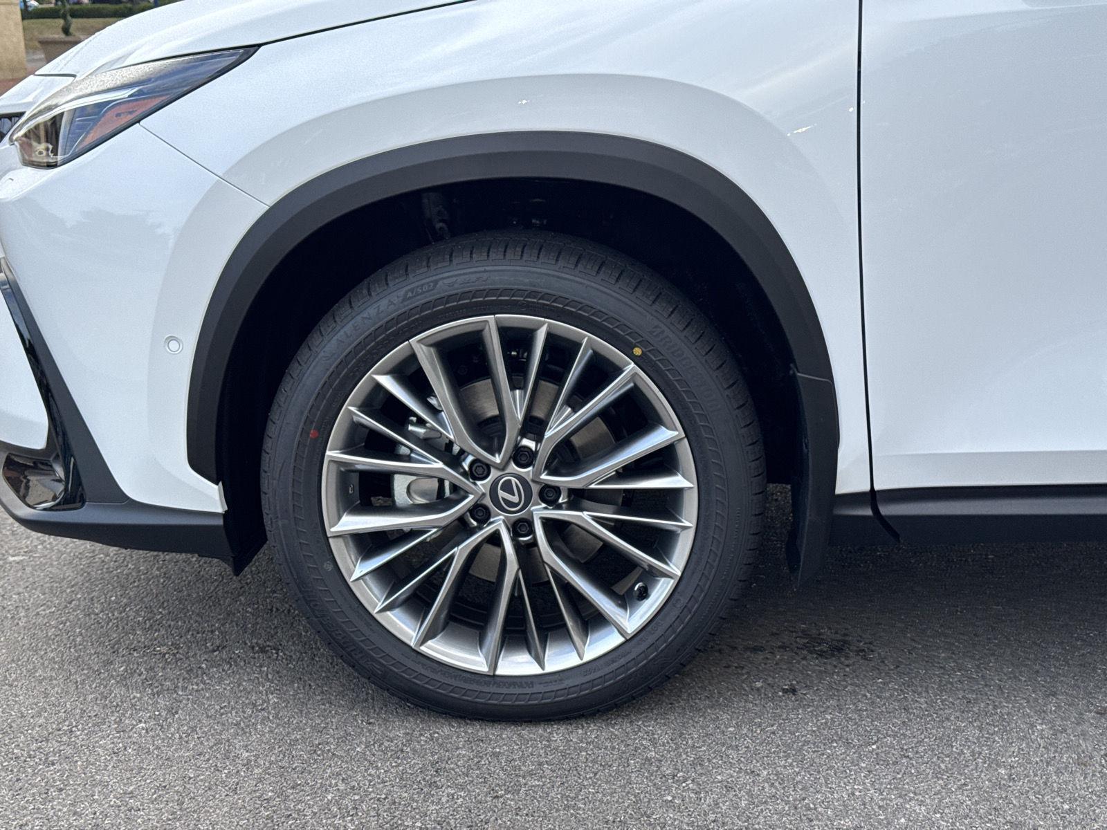 2026 Lexus NX 350 Luxury photo 9