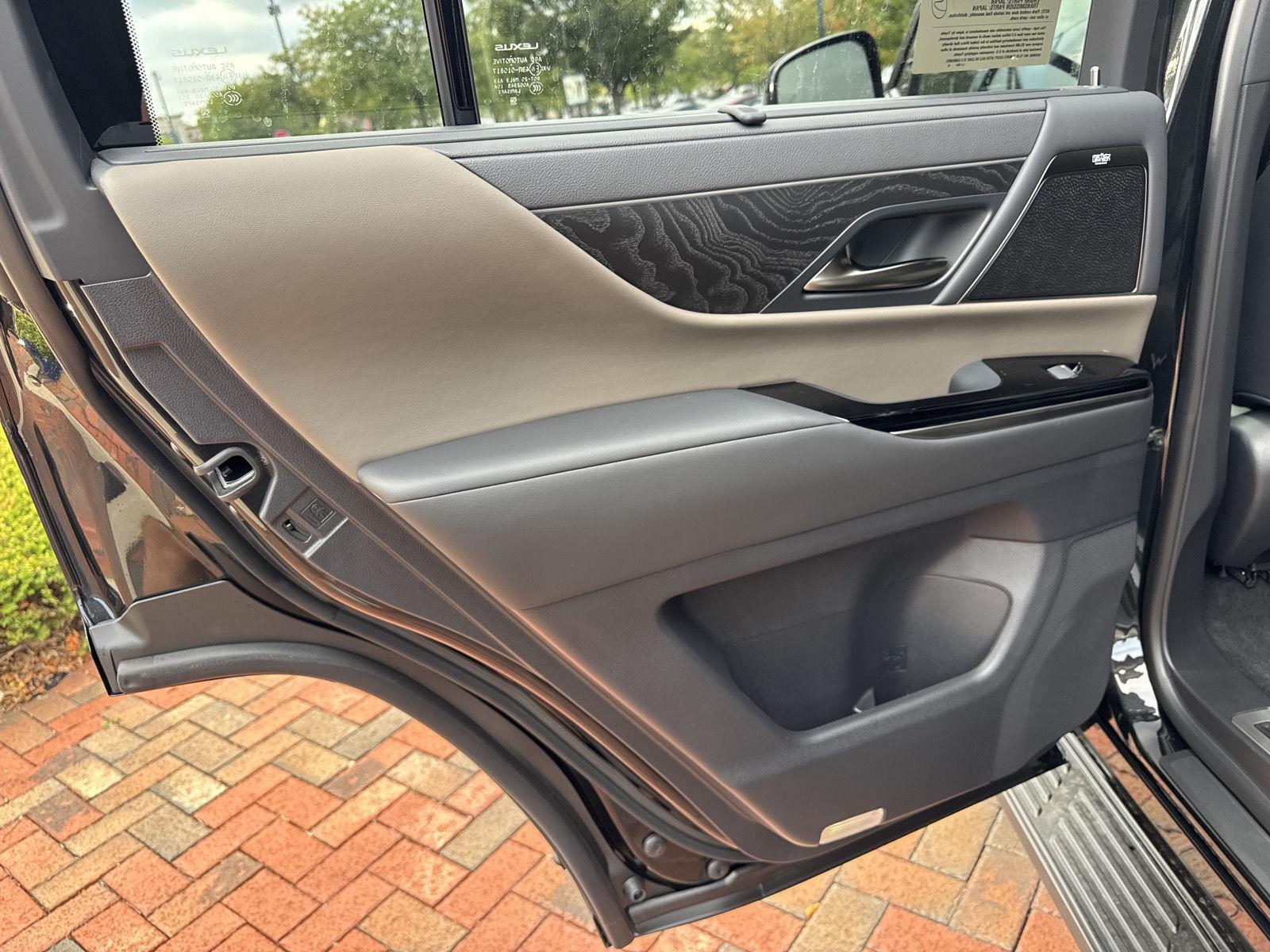 2025 Lexus LX photo 13