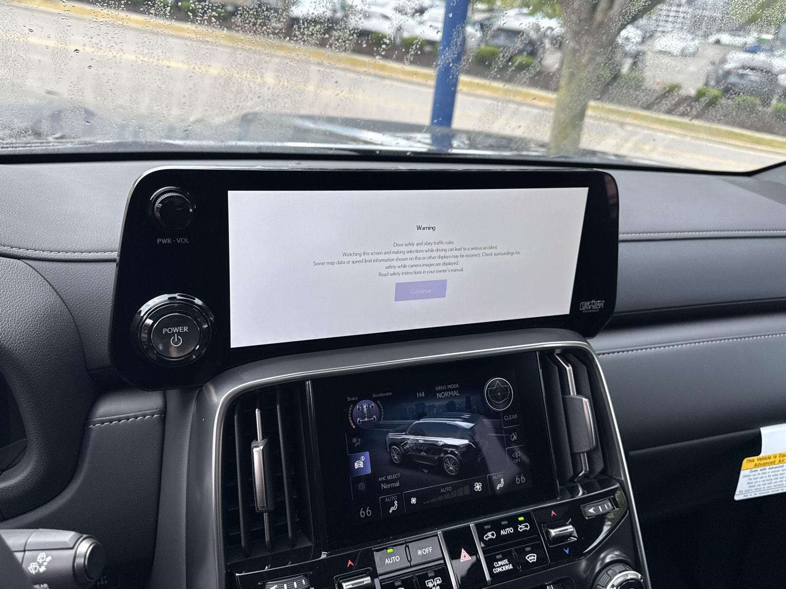 2025 Lexus LX photo 24